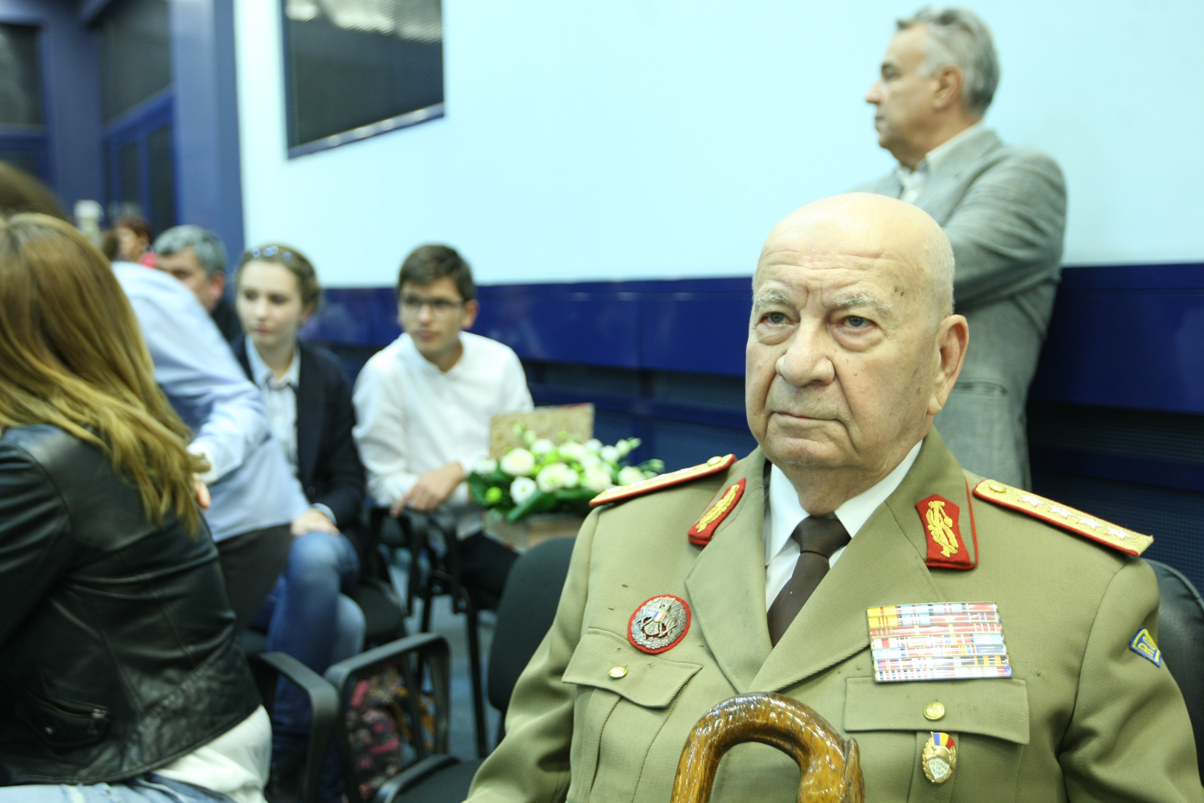 Nicolae Vieru și-a lansat o carte despre gimnastică, dar și în care Ilie Năstase are partea lui de glorie: ^”Ne-a dus acasă la Diana Ross!”. Nasty confirmă și aruncă ”bomba”: ”Am și divorțat după aia!” / GALERIE FOTO