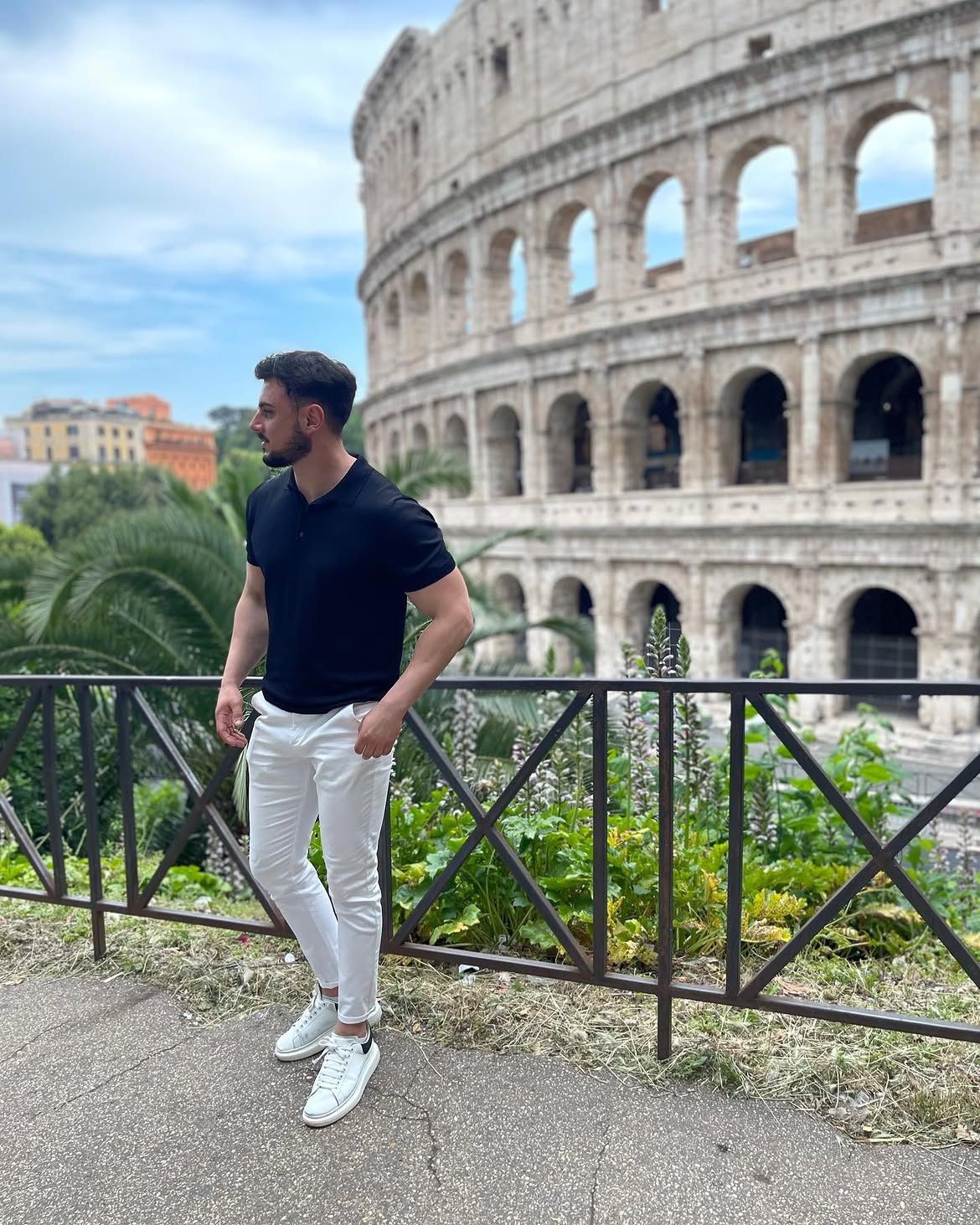 Cine este Iulian Bogdan, ispită la Insula Iubirii 2026. Lucrează la căile ferate din Italia