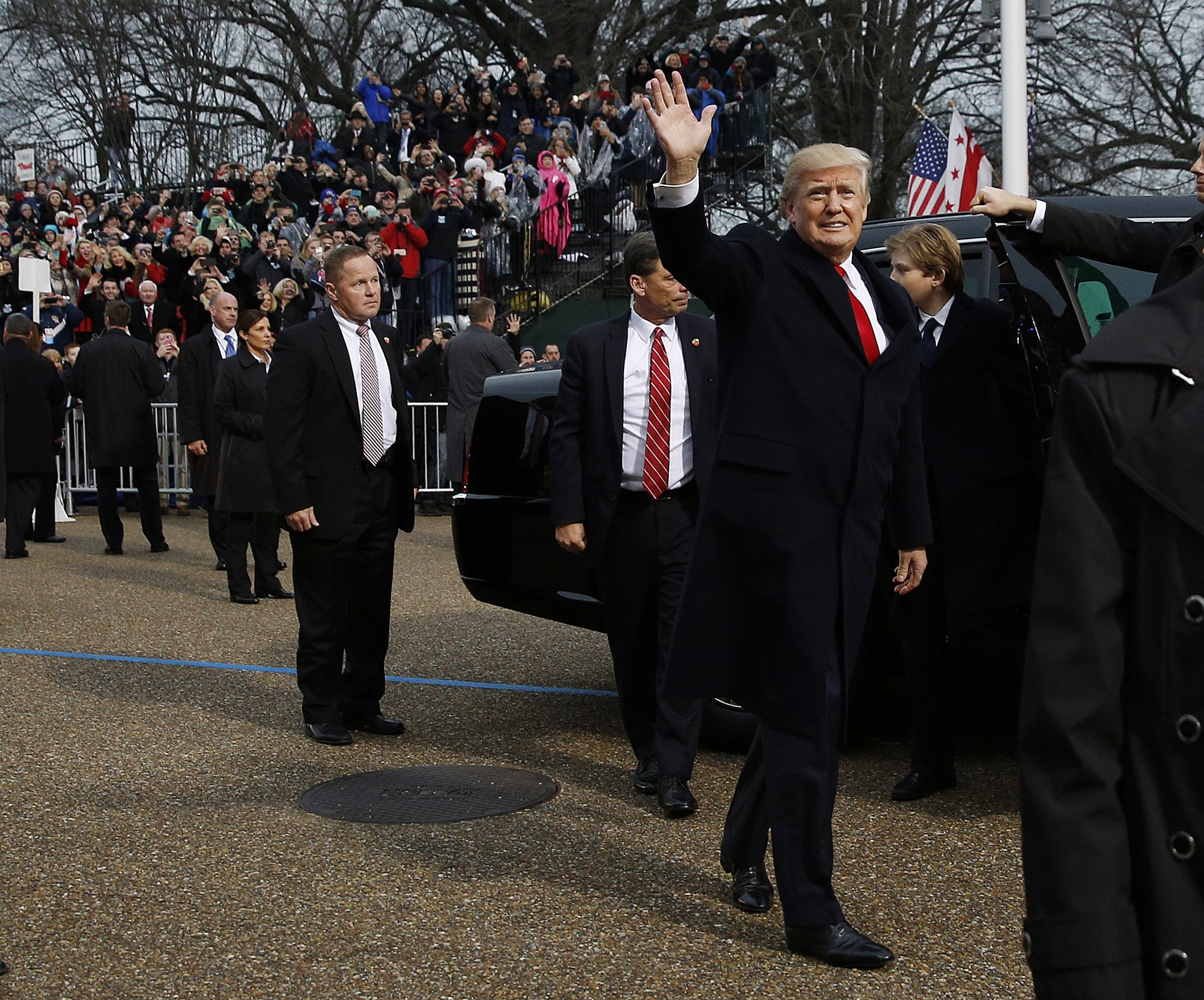 A început era Trump | Miliardarul a devenit oficial noul președinte al SUA