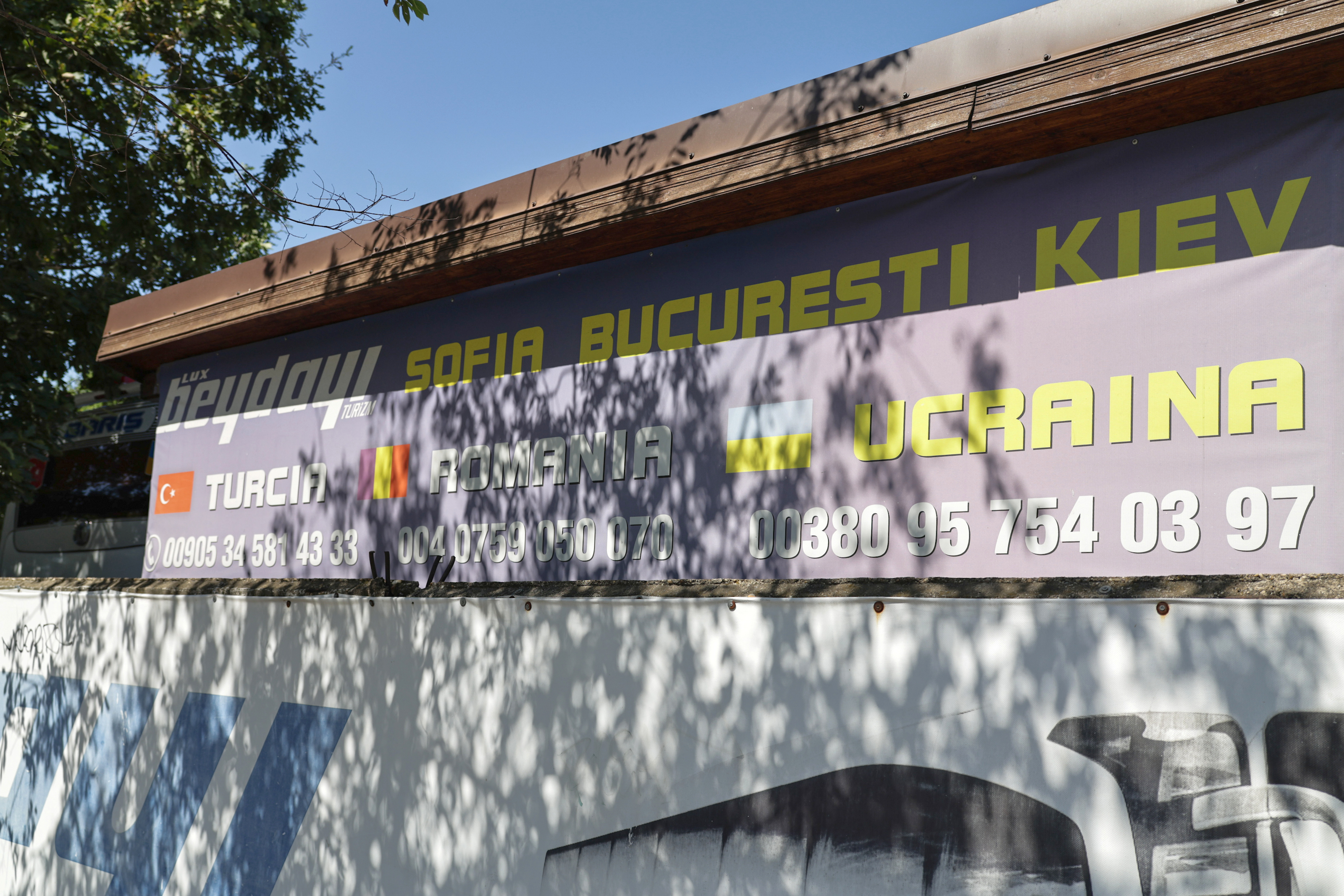 De aici s-a tras semnalul pentru „intrarea României în civilizație”. Vagonul cu ouă confiscat și gara din care acum se pleacă cu autocarul