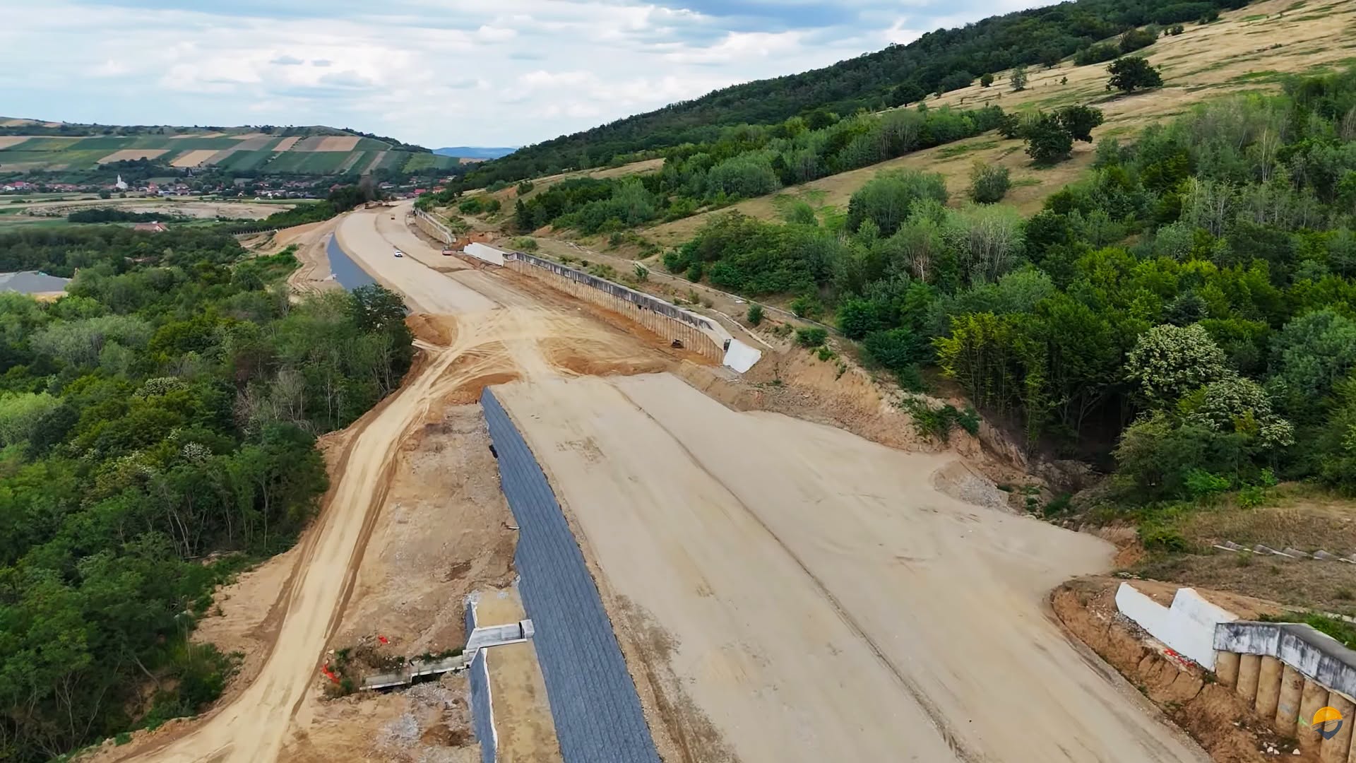 Autostrada A3 Chiribiș - Suplacu de Barcău: Deschiderea circulației, amânată pentru toamnă. Care sunt punctele critice
