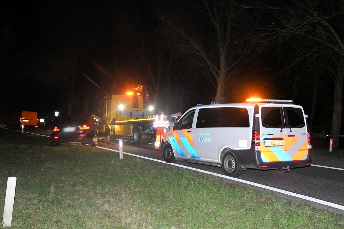 Un român care a fugit de poliție, după ce a făcut accident cu un BMW furat în Belgia, a fost găsit de un câine zăcând într-un șanț, în Olanda