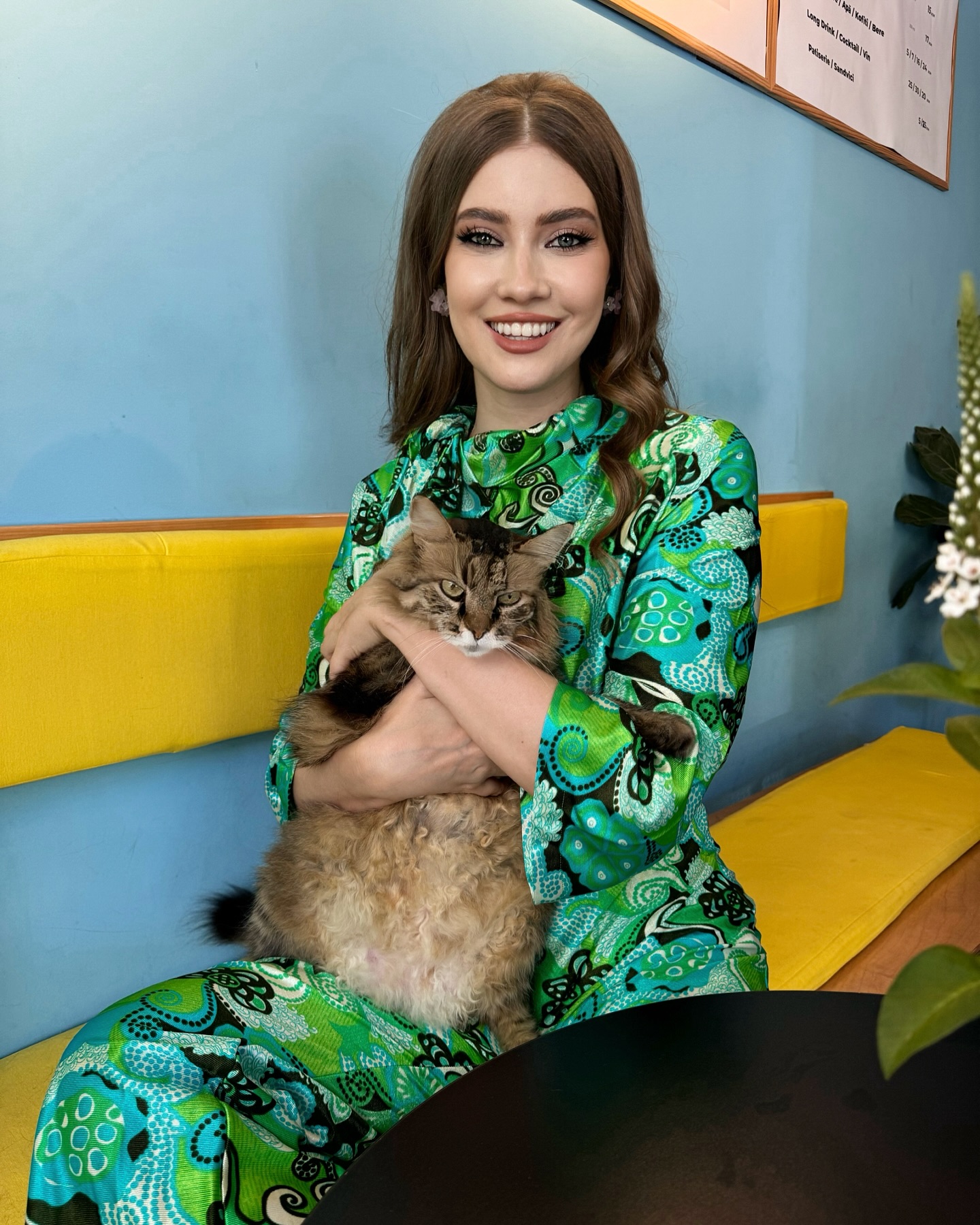 Cum face față Iulia Albu criticilor din mediul online și ce spune despre cei care o urmăresc. „Hate-ul este foarte bun”