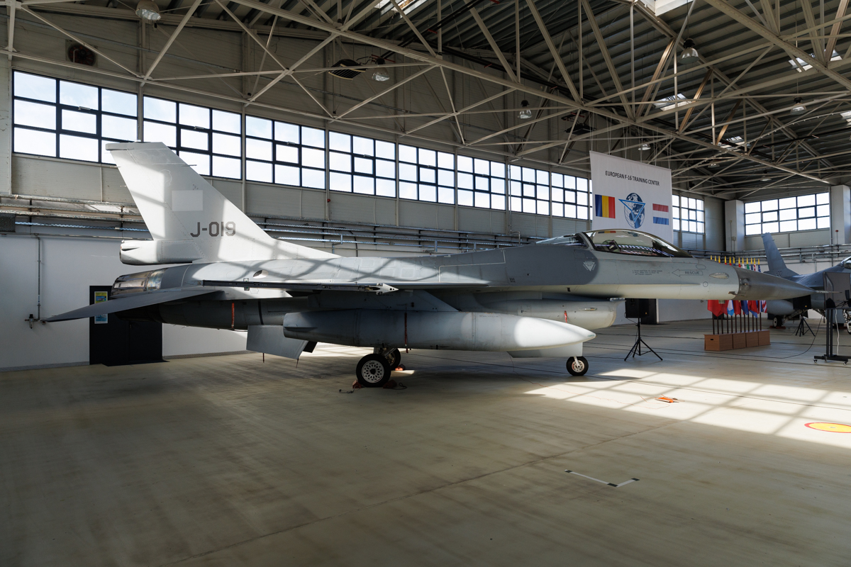 Reportaj din centrul de instruire a piloților pe avioanele F-16 de lângă Fetești. Când se vor antrena ucrainenii în Bărăgan