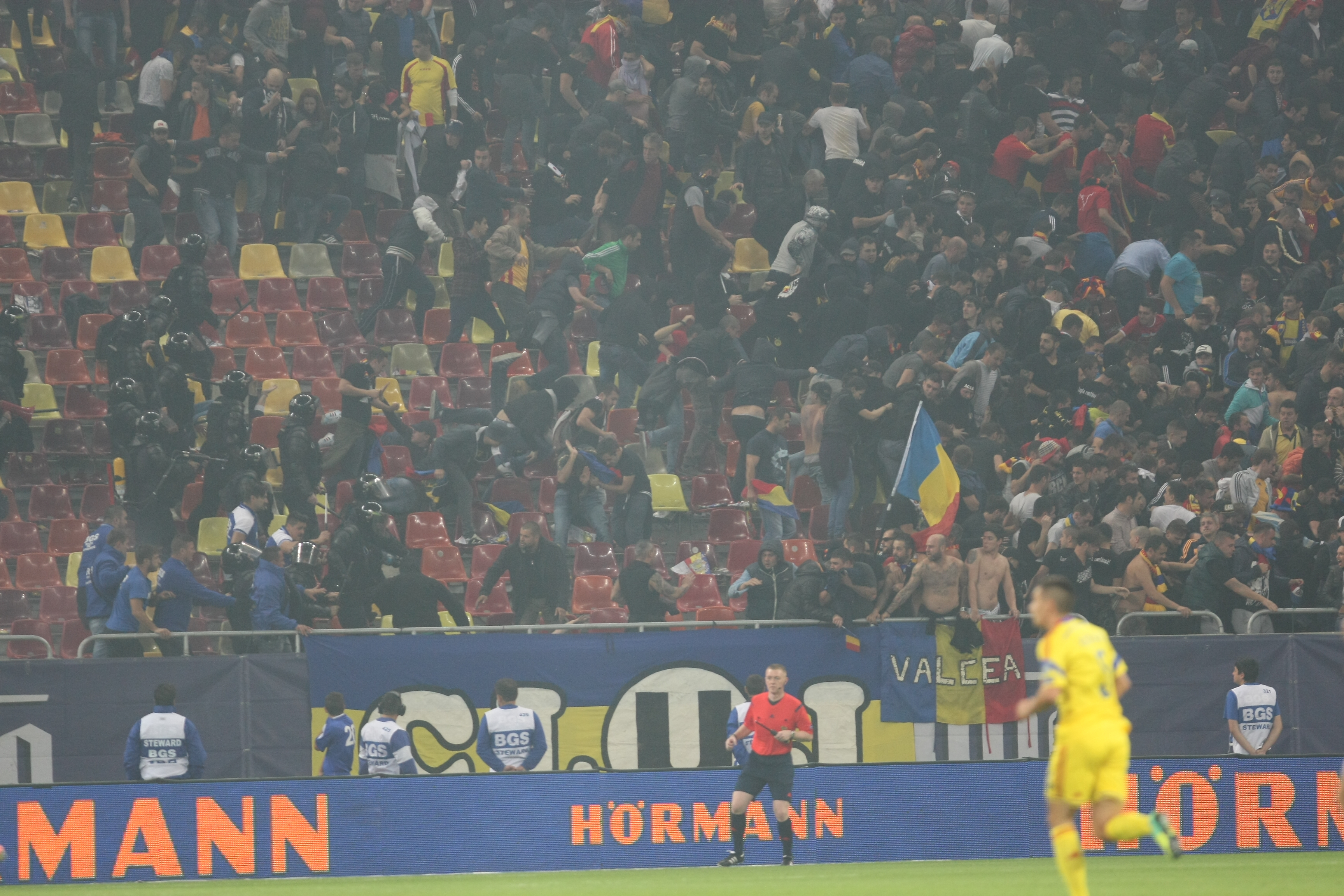 LIVE BLOG / FOTO&VIDEO. MECIUL ANULUI, ROMÂNIA - UNGARIA 1-1