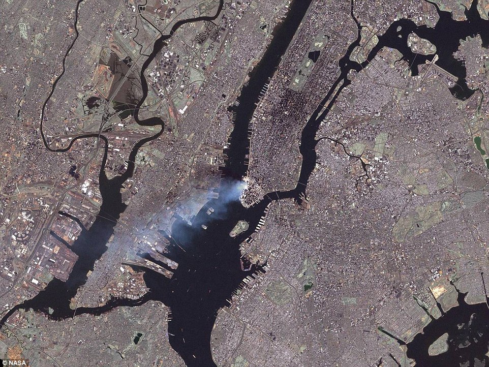 Imagini de colecție cu George W. Bush după atentatele teroriste din 11 septembrie 2001