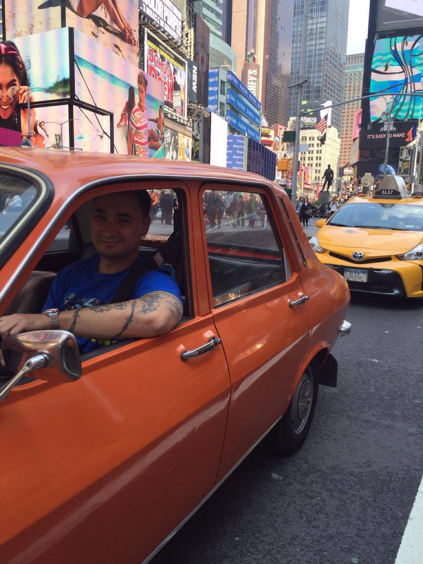 EXCLUSIV. Mimi, furia roșie de pe șoselele Americii. Singura Dacie cu ”buletin” de New York care va străbate faimoasa Route 66