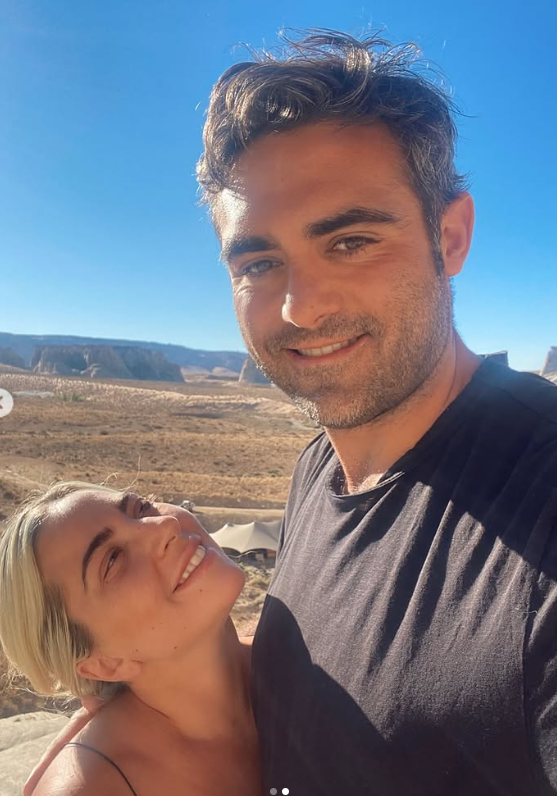 Lady Gaga a născut în mare secret. Primele imagini cu bebelușul 