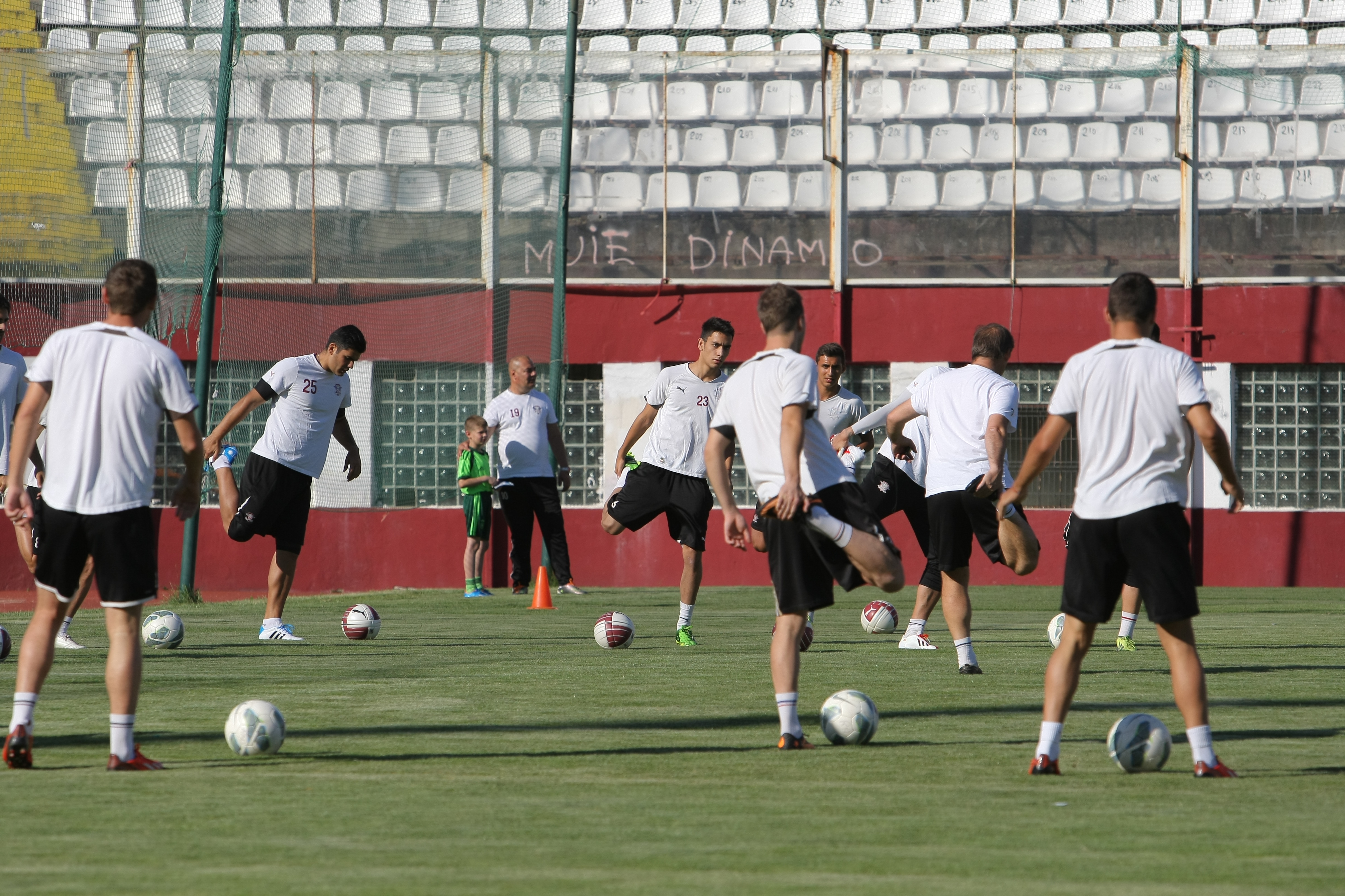 FOTO/ S-au reunit giuleștenii: portarul Mircea Bornescu a revenit la Rapid!