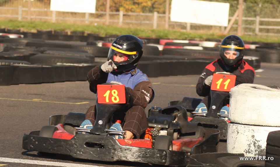 Stejarii s-au distrat la karting, în aşteptarea meciului cu naţionala Canadei, marți, ora 18:45 / GALERIE FOTO