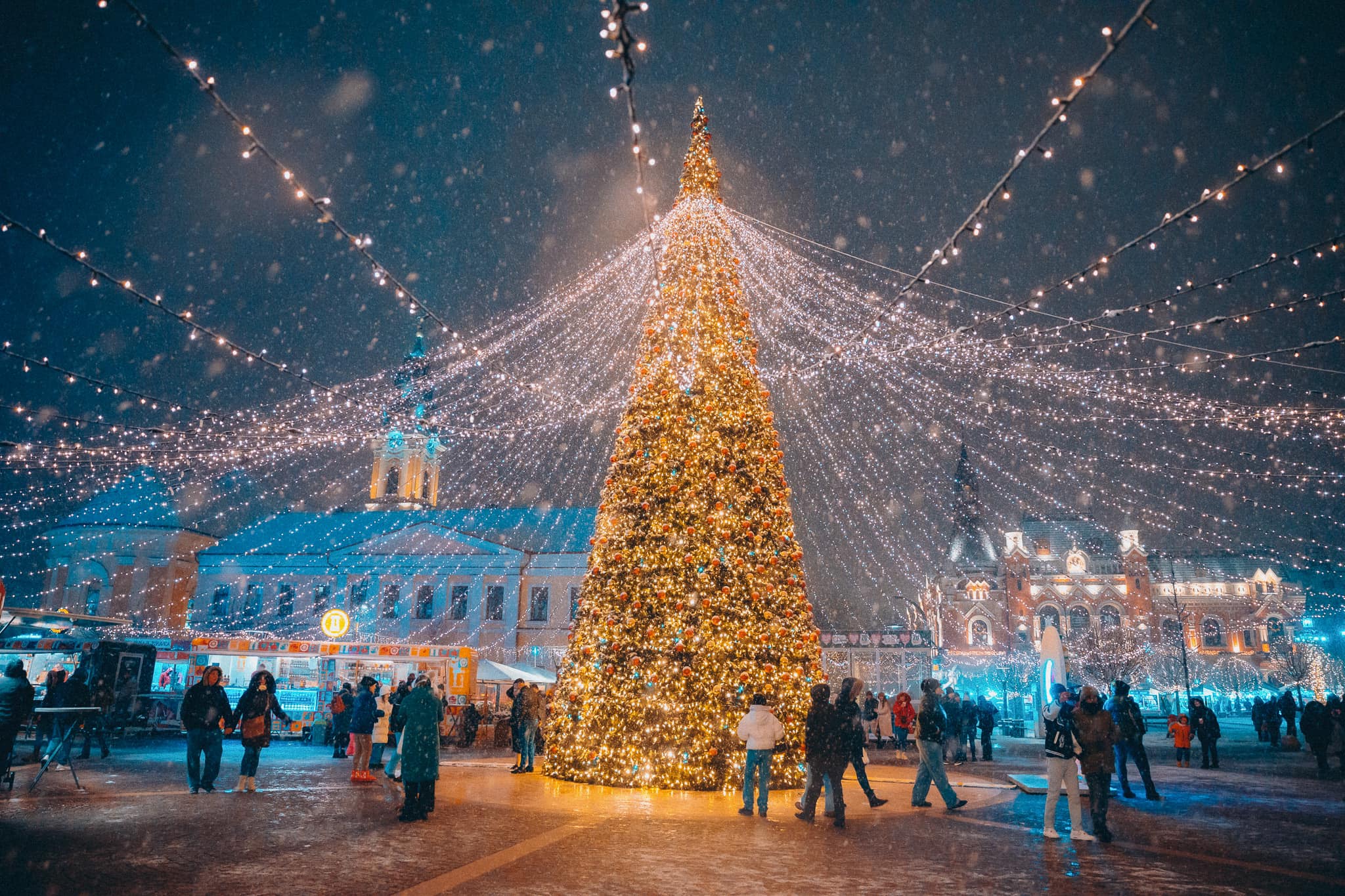 Târgul de Crăciun Oradea 2024. O zonă specială pentru food truck și 31 de căsuțe cu obiecte de cult, lemn, lut și ceramică