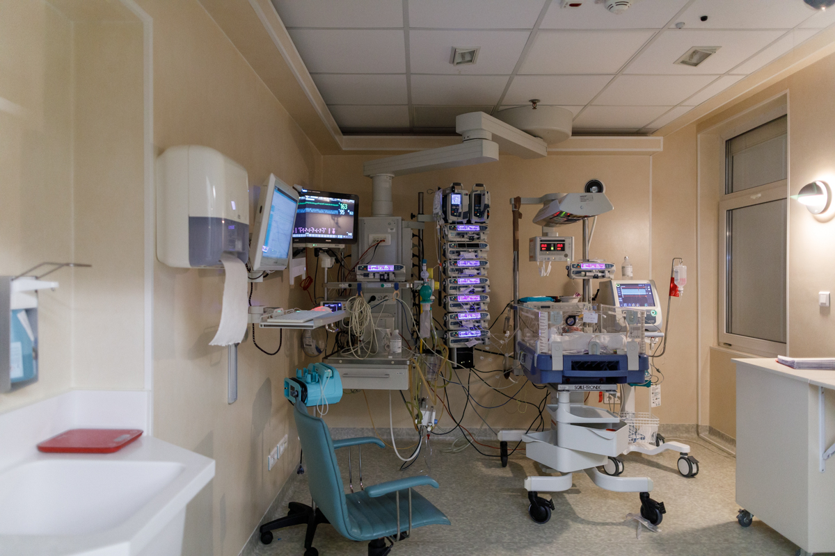 „Unii copii chiar din prima zi de viață pot muri și după operație reînvie”, spune un medic sirian revenit în România