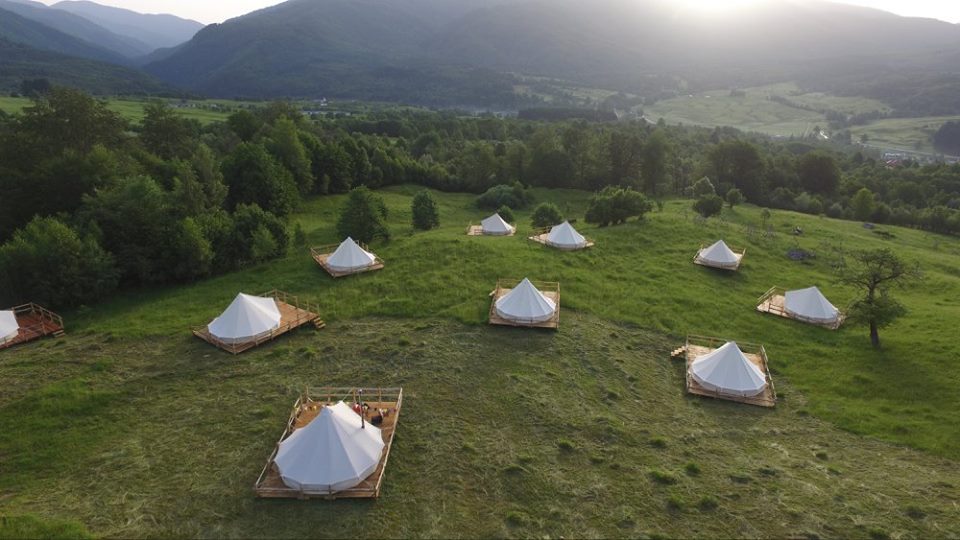 Camping de lux în Munții Făgăraș! Stai la cort, ca la hotel