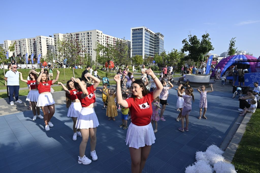 Cine a întors scaunul lui Theo Rose pe terenul de baschet? Super show și momente emoționante la BCR Sport Arena Streetball pe terenurile din Parcul Liniei