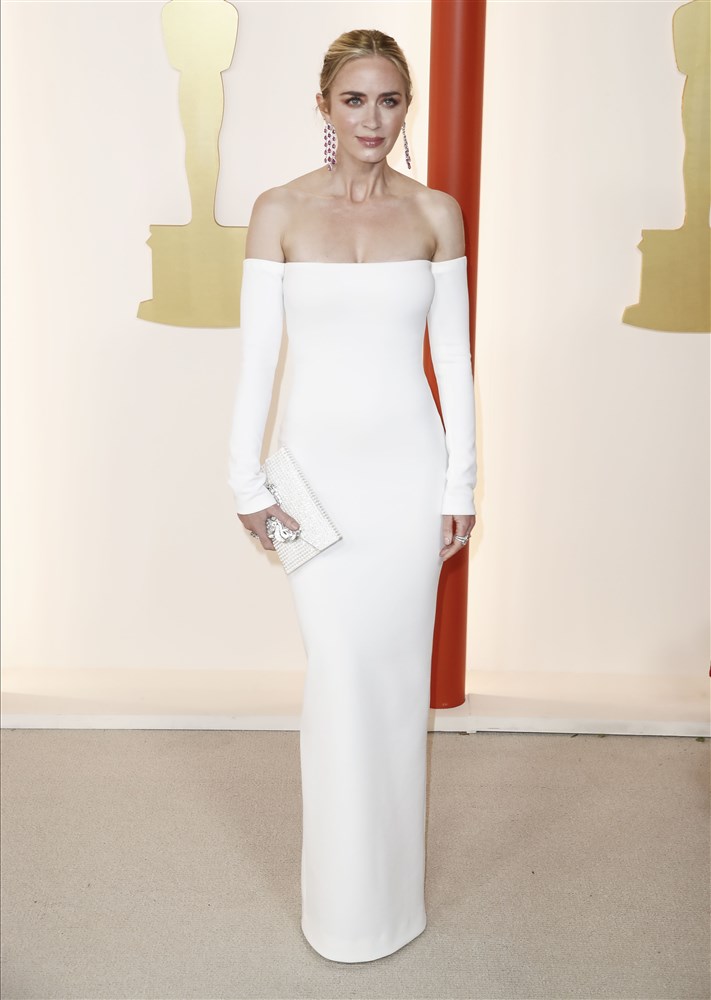 Ținutele vedetelor la Oscar 2023. Actrițele s-au întrecut în rochii elegante și strălucitoare. FOTO