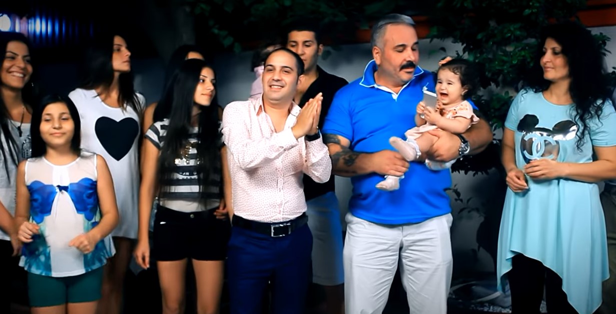 Acasă la Sile Cămătaru. Imagini rare cu vila din Ferentari care arată ca un palat