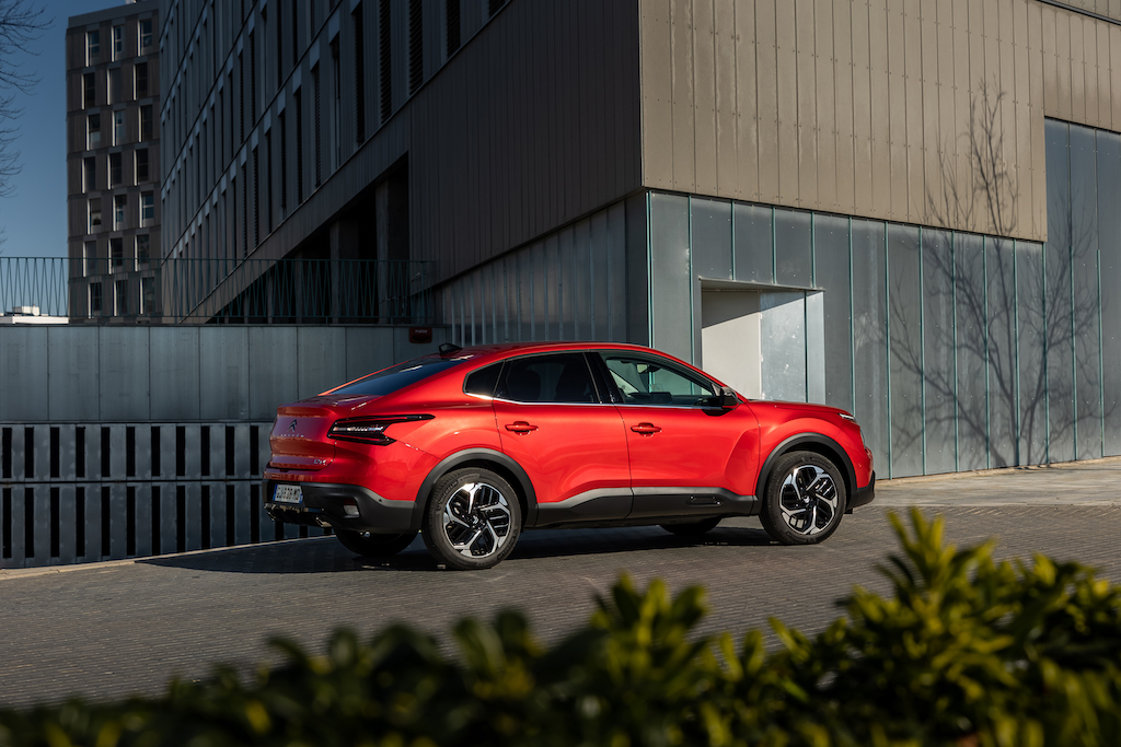 Jak Ubrać Simów W ślubne Stroje Na ślub Citroen C4 X. Jak jeździ ten stylistyczny eksperyment? Test, pierwsza
