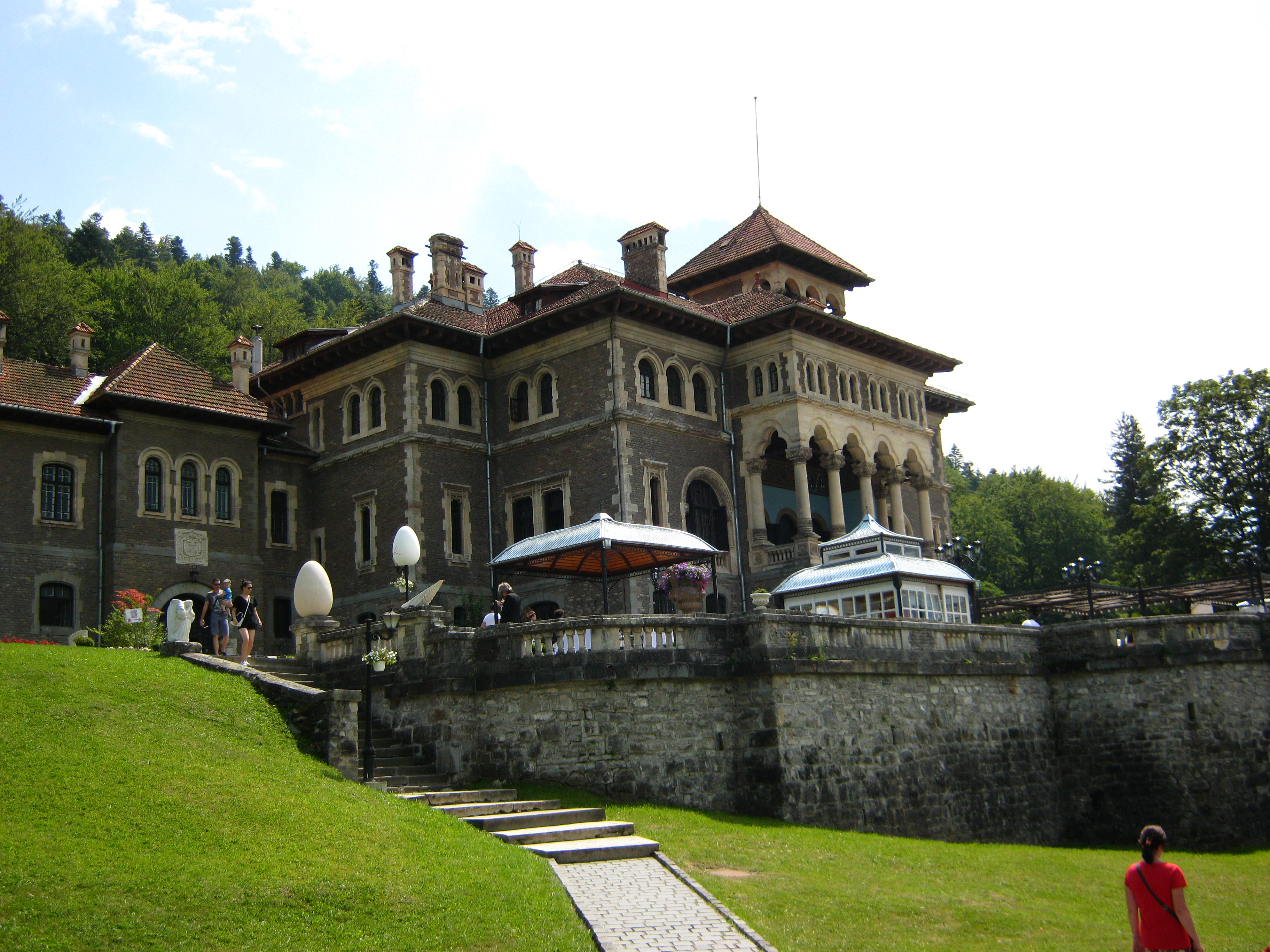 Spadasina Ana Maria Brânză s-a căsătorit la Castelul Cantacuzino cu poloistul Pavel Popescu. Meciul vieții! ”Am cel mai frumos inel din lume!”