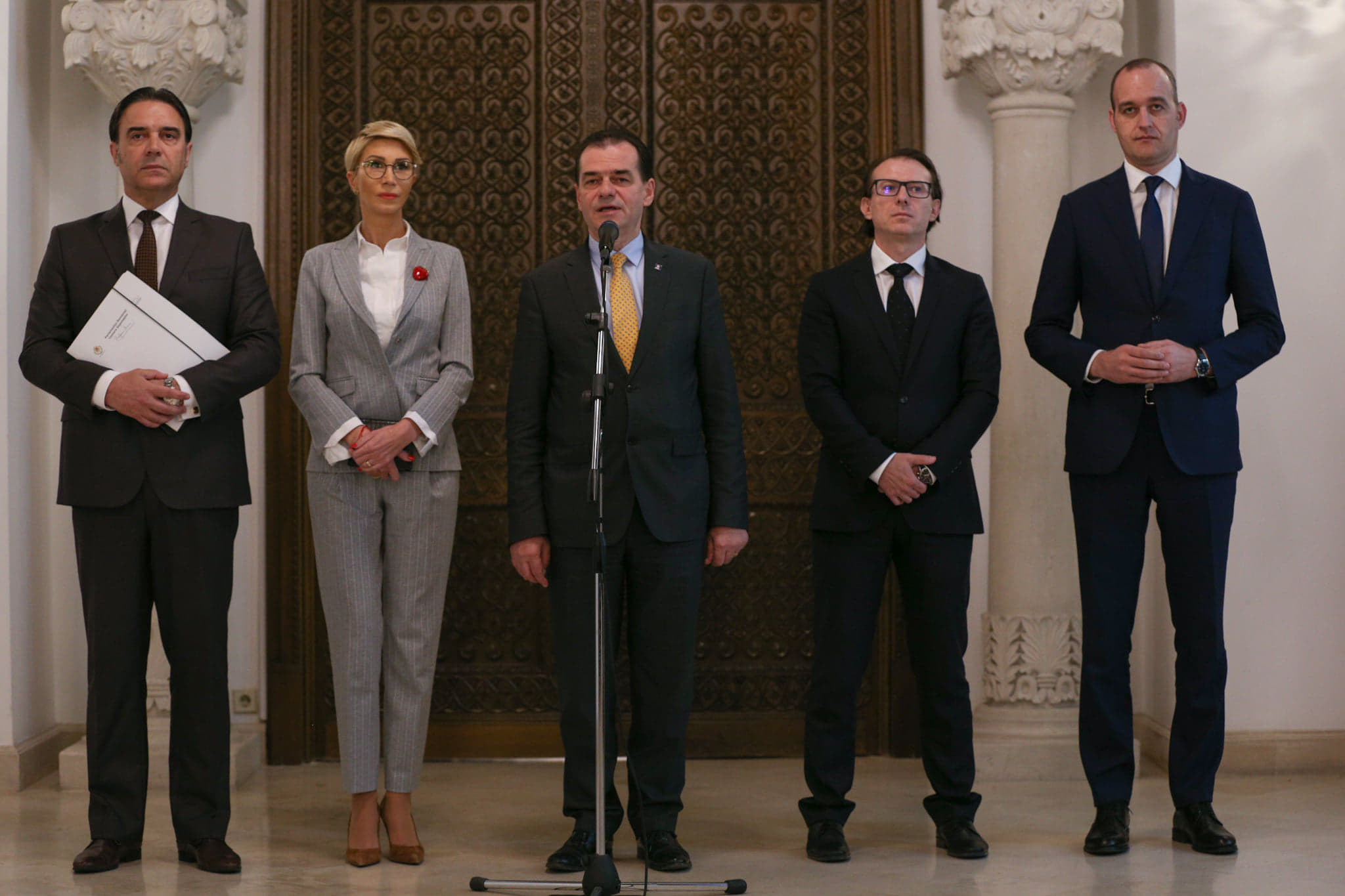 FOTO | PNL anunţă că preşedintele Iohannis va face campanie la referendum. Orban: "Suntem convinşi că românii vor veni în număr mare la vot"