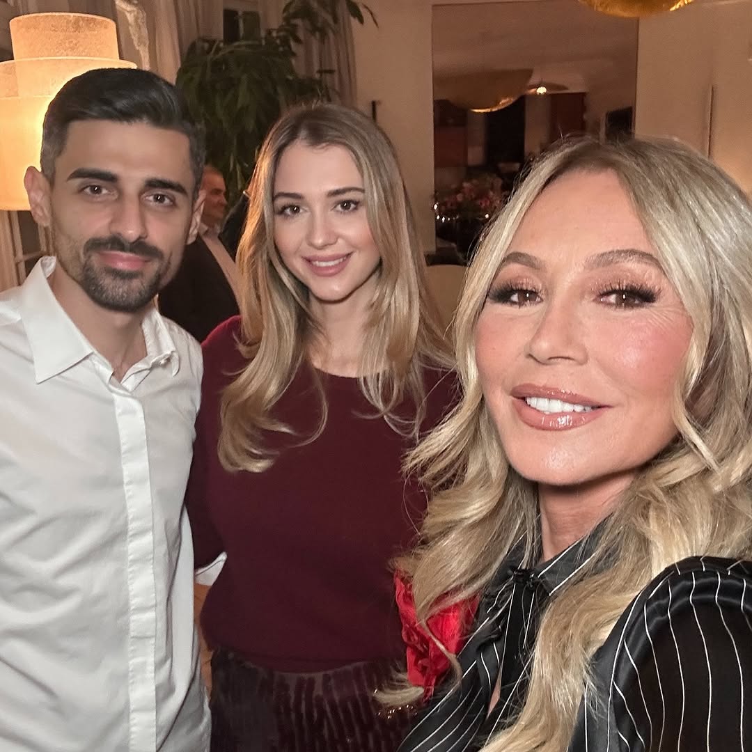 Imagini de la petrecerea organizată de Anastasia Soare de ziua sa de naștere. A împlinit 67 de ani