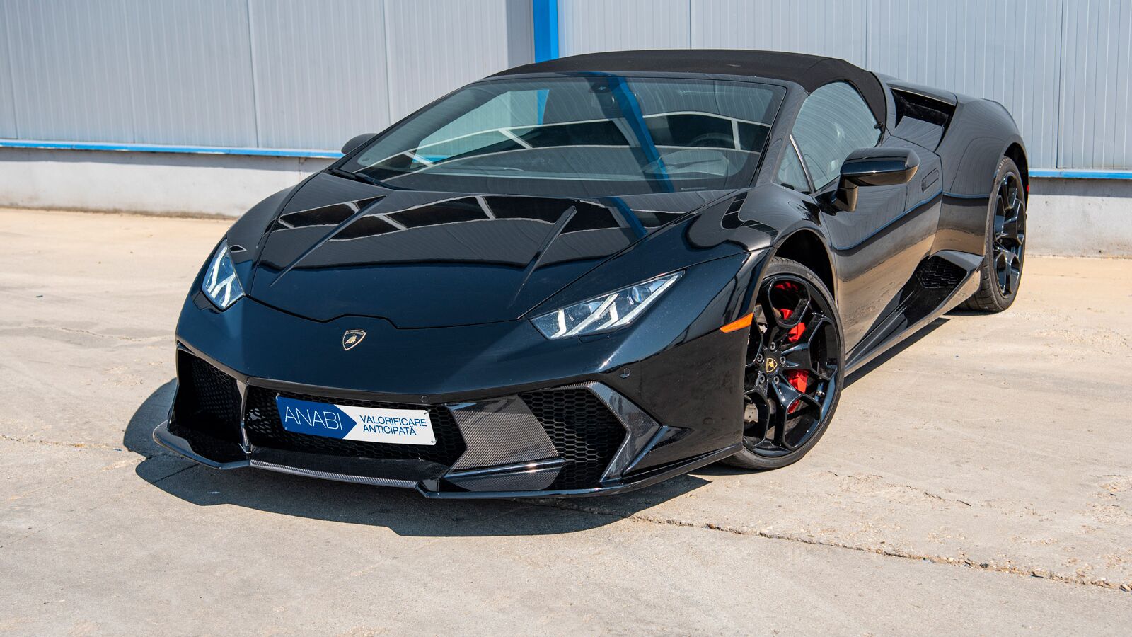 Lamborghini Huracan, confiscat și cu parbrizul crăpat, scos la licitație de statul român pentru a treia oară, cu prețul la jumătate