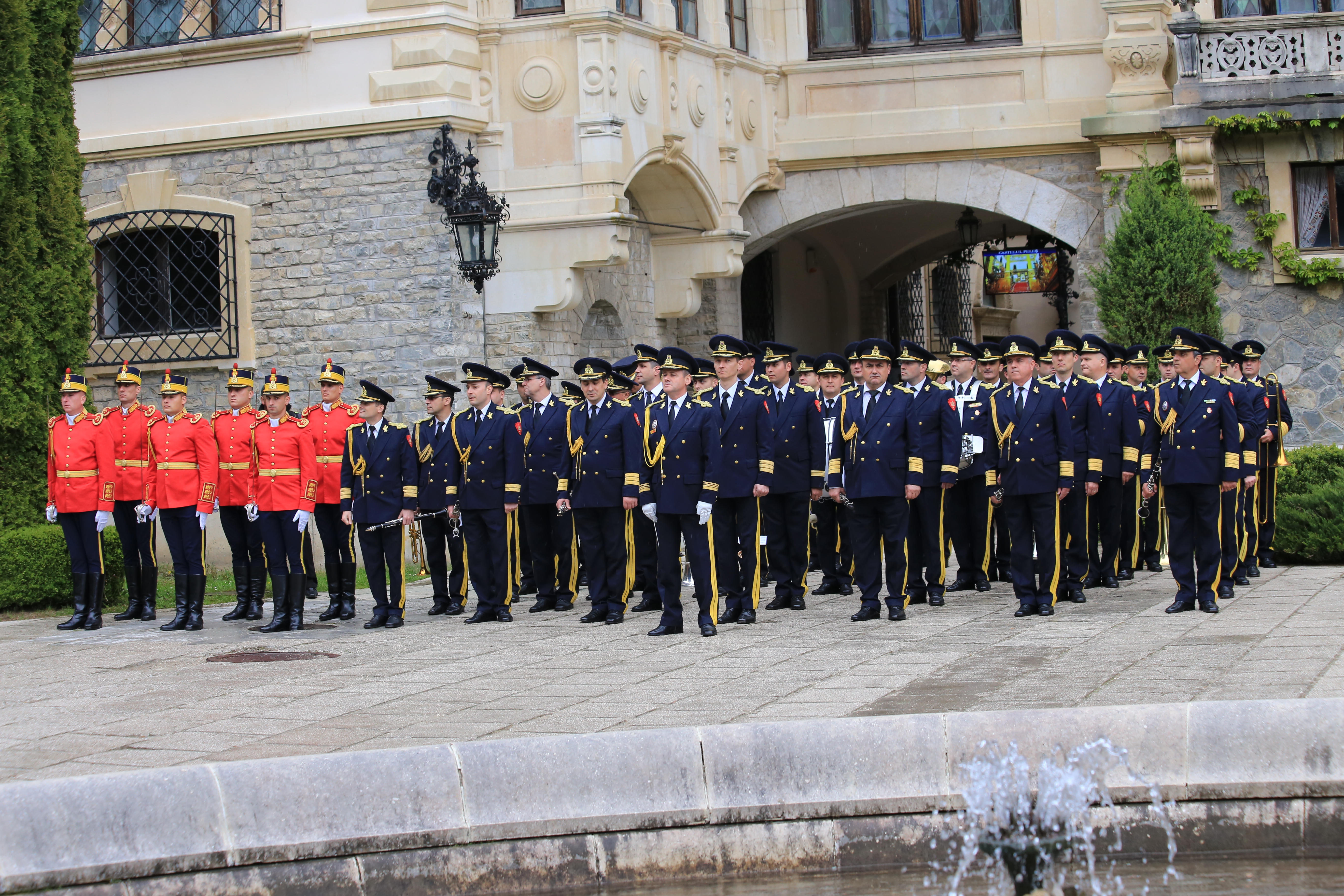 Ziua Monarhiei la Castelul Peleş din Sinaia - GALERIE FOTO&VIDEO