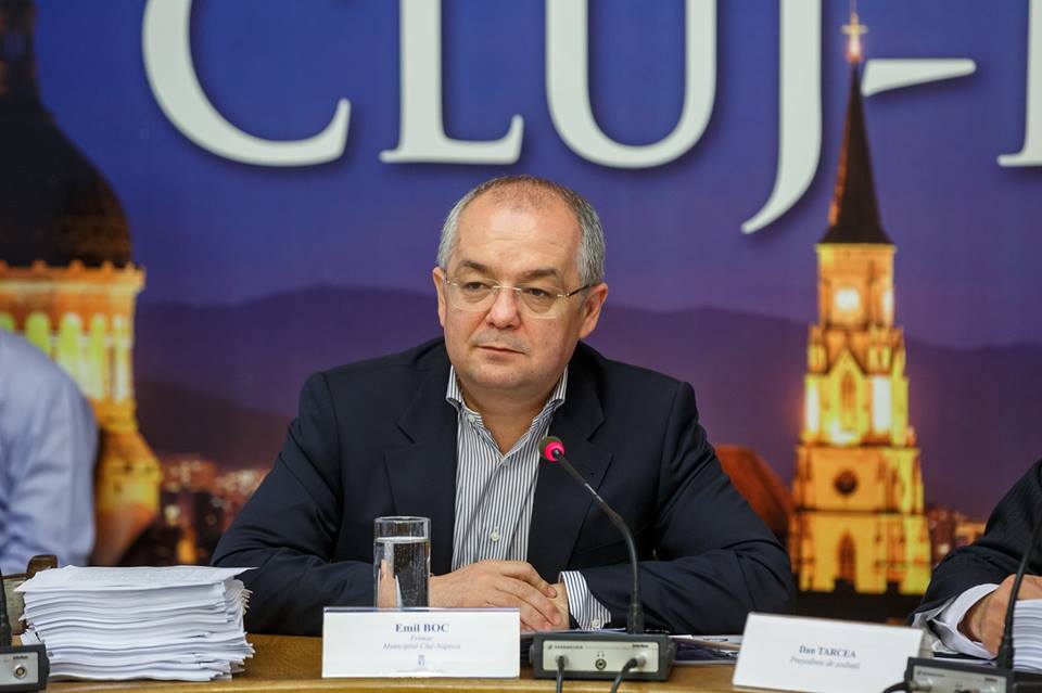 Atunci și Acum/ Emil Boc, premierul din perioada crizei economice, ales de patru ori primar al Clujului