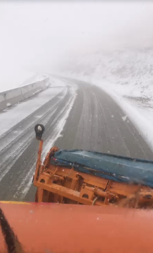 Viscolul neașteptat de septembrie a format gheață pe tronsonul Rânca - Obârșia Lotrului: Transalpina, închisă până miercuri
