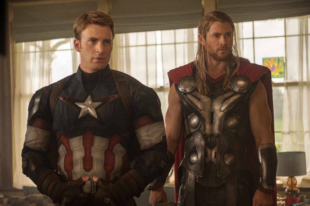 Chris Evans, desemnat „cel mai sexy bărbat în viață” de revista People. Actorul are 41 de ani, e necăsătorit și joacă rolul lui „Captain America”