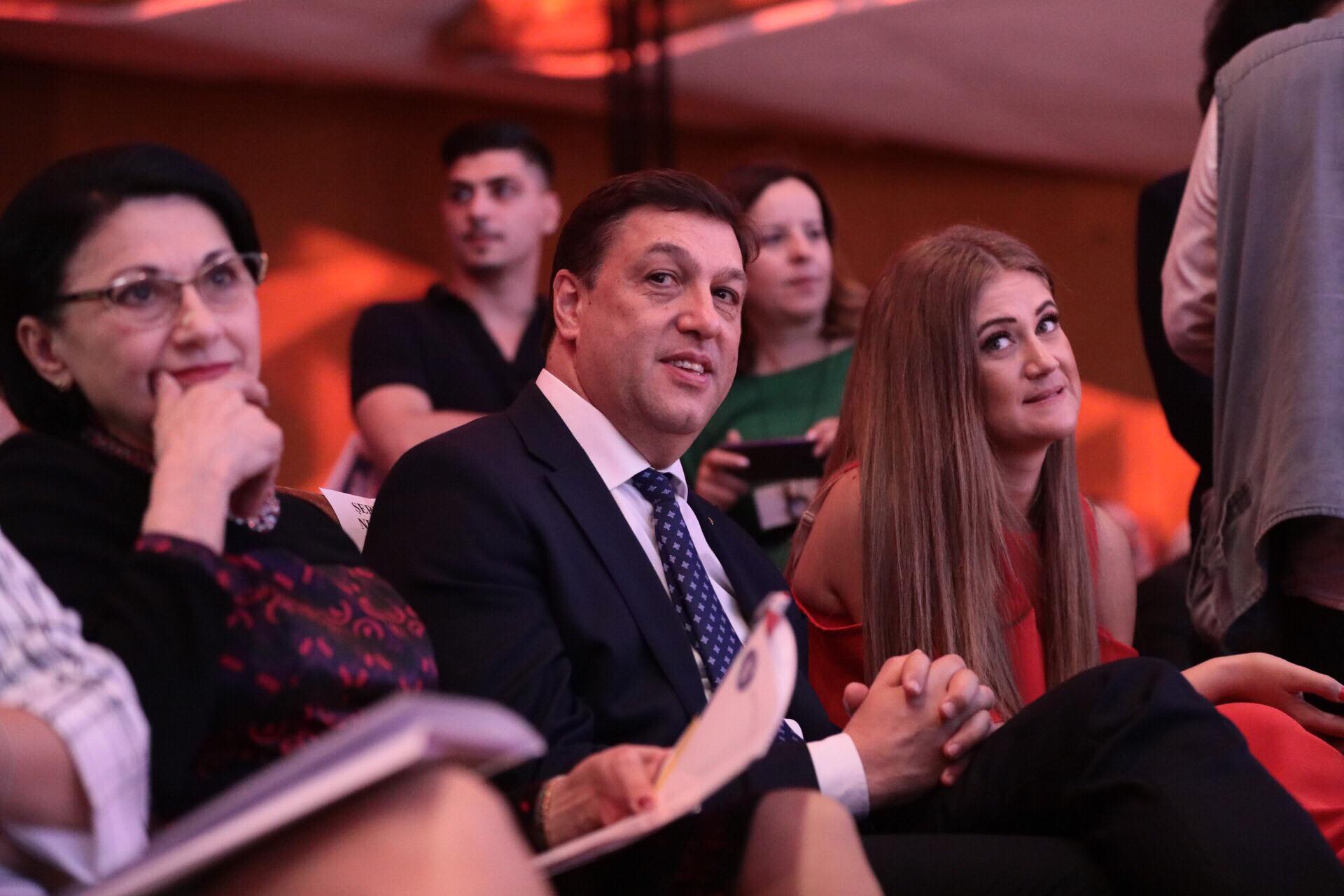 Congresul PSD a ales noua conducere! Viorica Dăncilă e prima femeie președinte, Eugen Teodorovici - președinte executiv și Mihai Fifor - secretar general. Declaraţiile noilor lideri (FOTO/VIDEO)