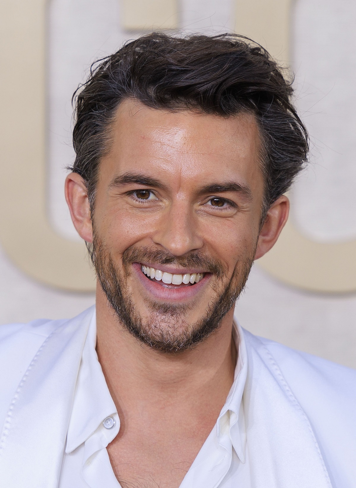 Jonathan Bailey, desemnat de revista People „cel mai sexy bărbat în viață”. Serialele de succes în care a jucat actorul