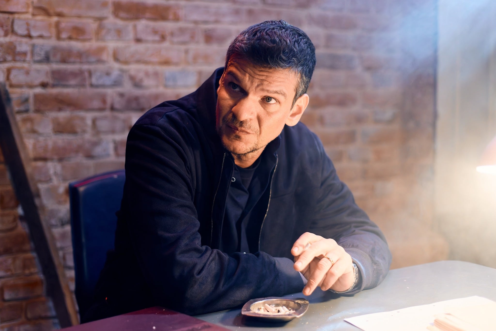 Tudor Chirilă și Dragoș Bucur, protagoniști în noul serial românesc „Trafic”. Regizorul Anghel Damian: „În primul rând, se adresează părinților. Este o radiografie a societății în care trăim”