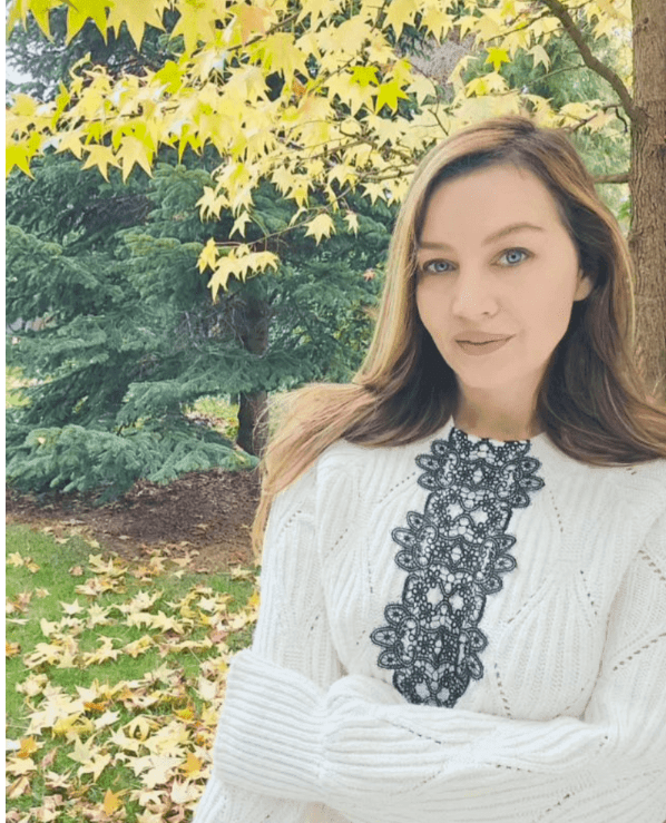 Cum arată Monica Dascălu la un an de când a renunțat la pupitrul știrilor Pro TV. A devenit mamă pentru a doua oară la 45 de ani și pare că a întinerit