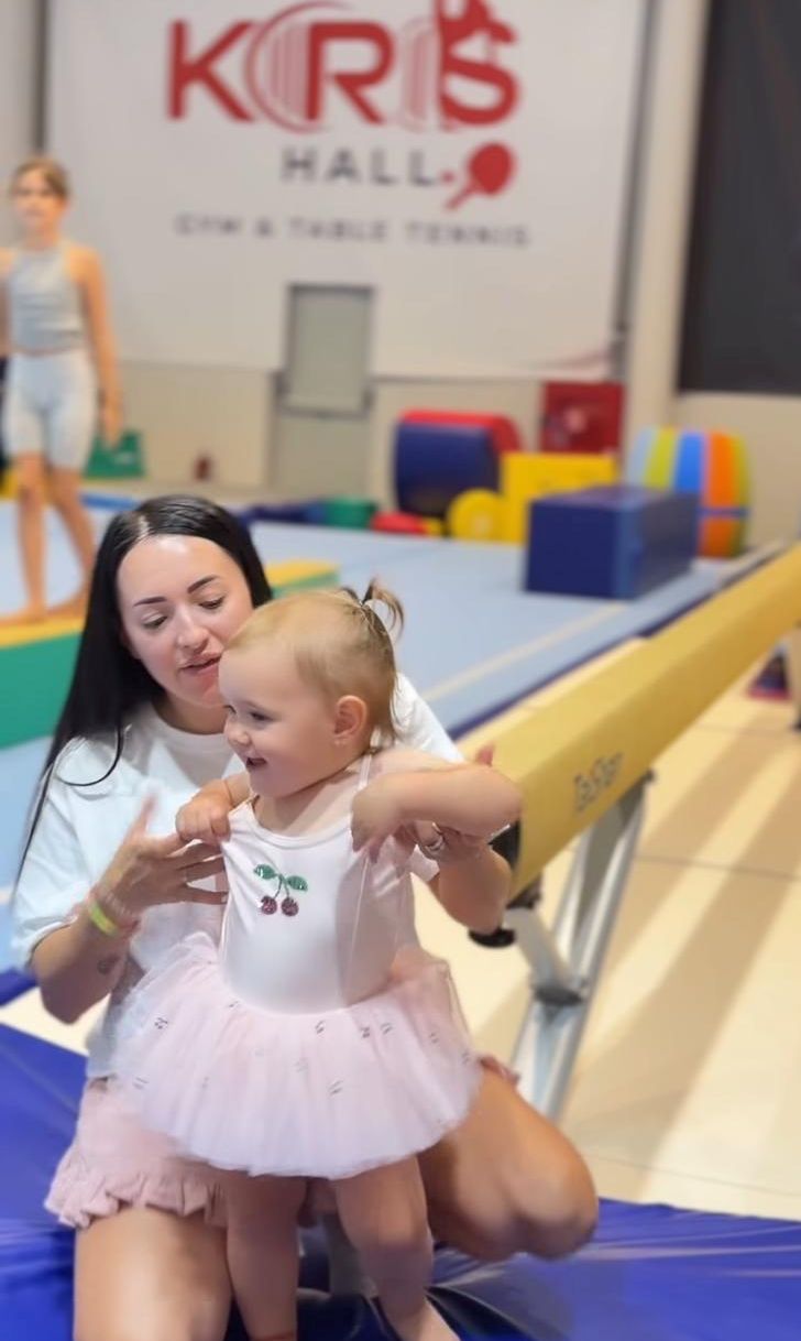 Larisa Iordache, imagini adorabile cu fiica ei pe bârnă: „Pas cu pas, descoperim bucuria mișcării”