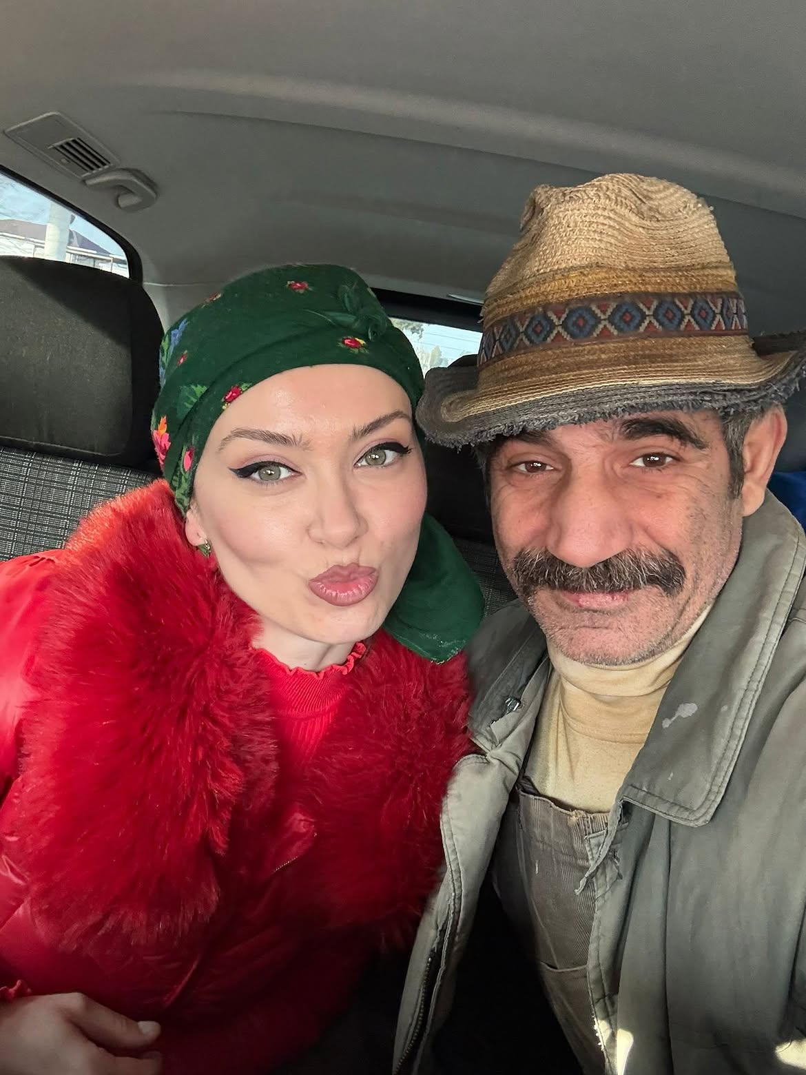 Cum arată Anca Dumitra pe plajă. Imagini rare cu actrița din „Las Fierbinți” și fiul ei