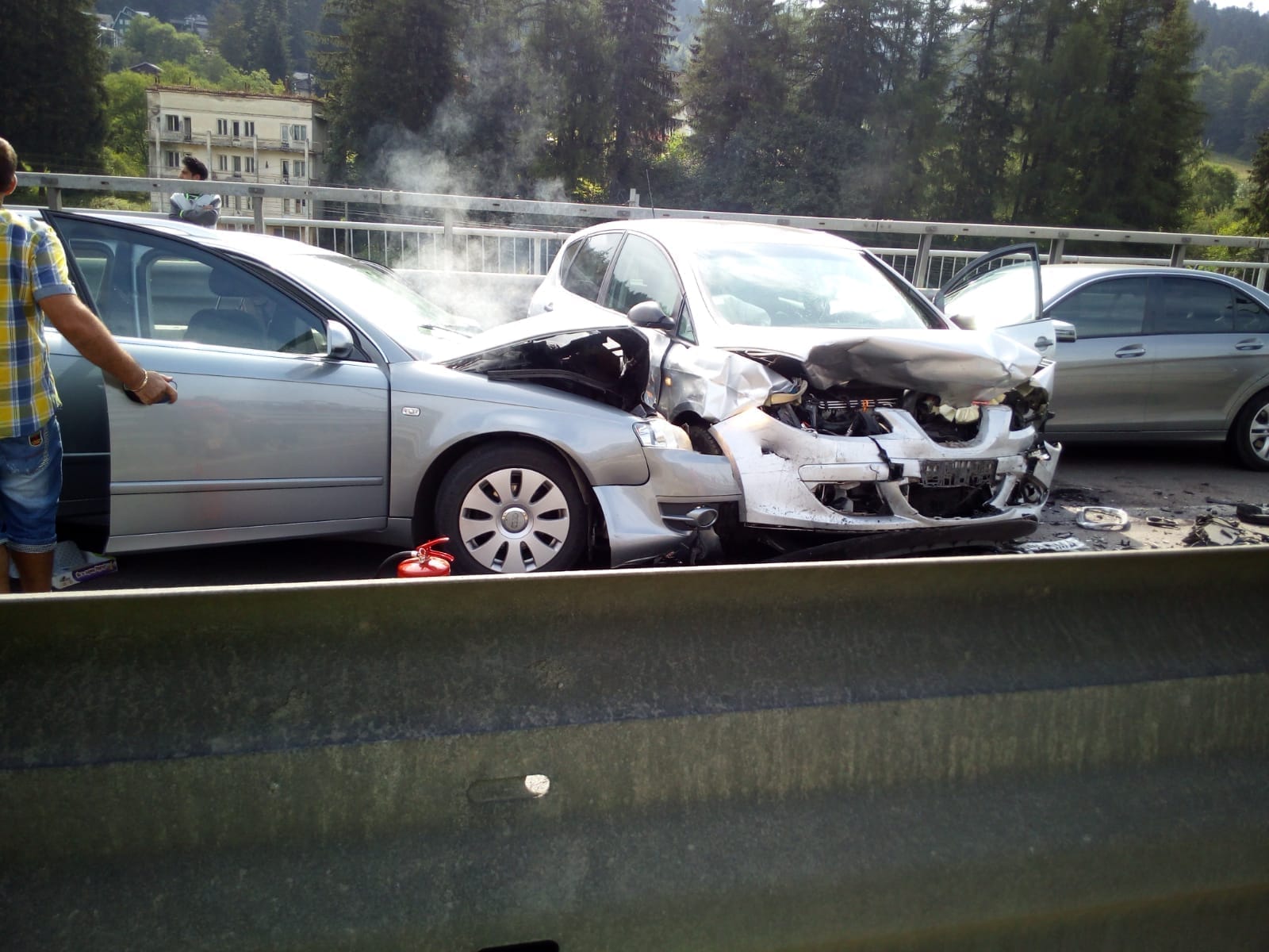 UPDATE: Accident pe podul de la Predeal. Șapte oameni, printre care doi copii, au fost răniți