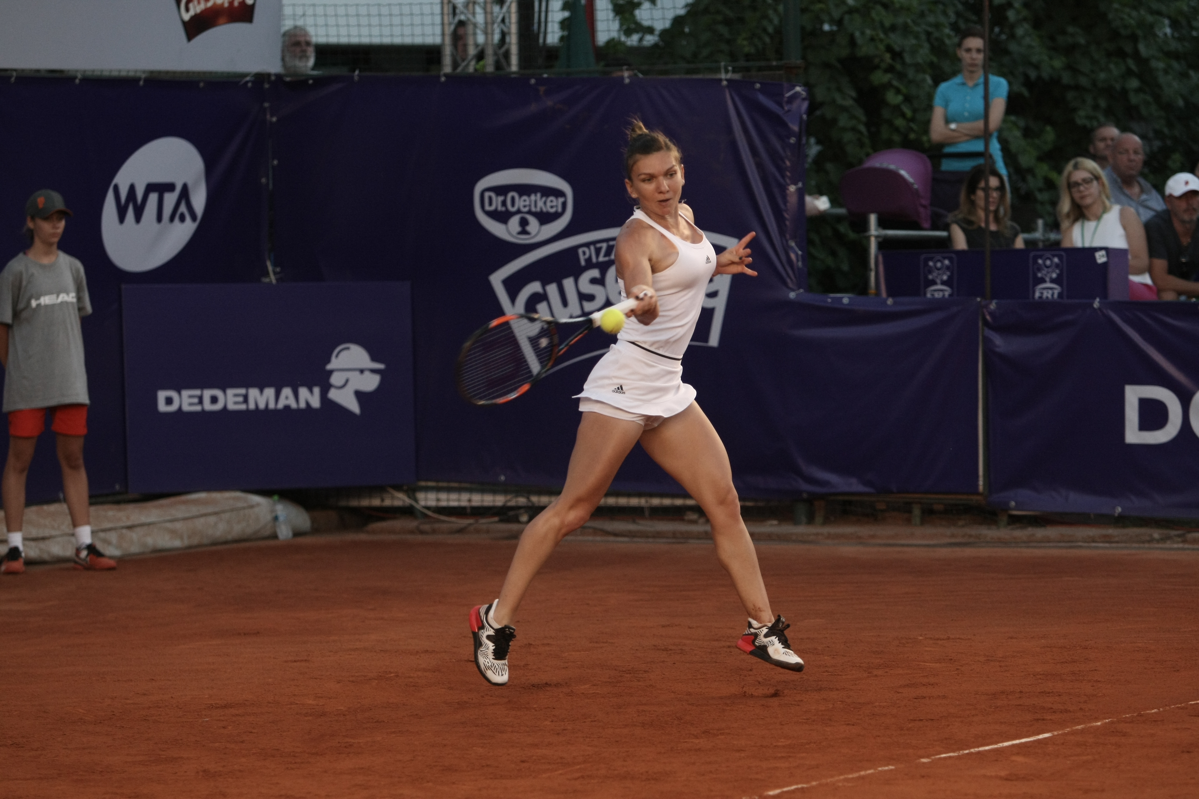 Openul de tenis al României. Cele mai spectaculoase instantanee surprinse la meciul Simonei Halep / GALERIE FOTO