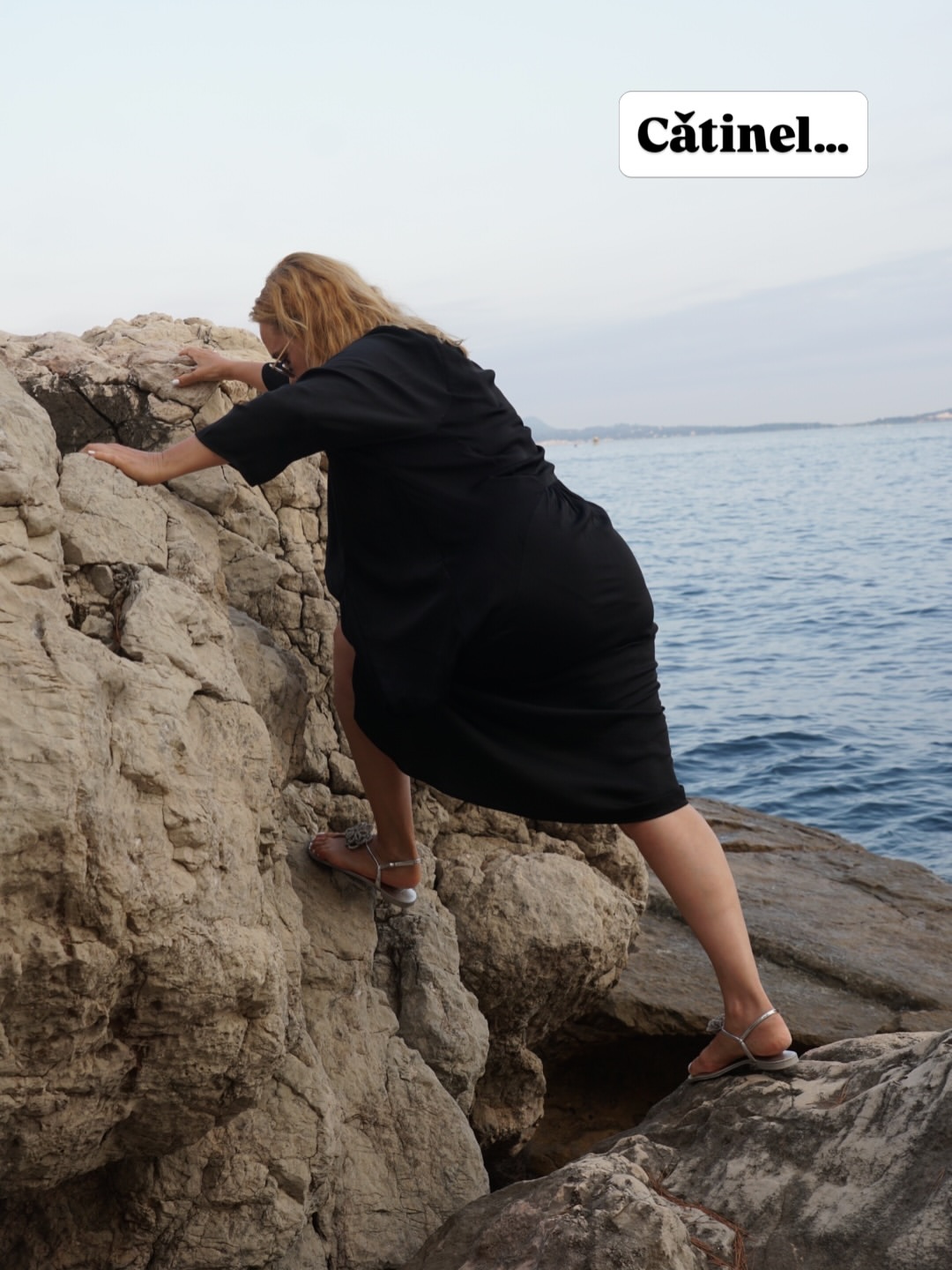 Andreea Esca, imagini virale de la mare. Ce spune vedeta despre înălțimea ei
