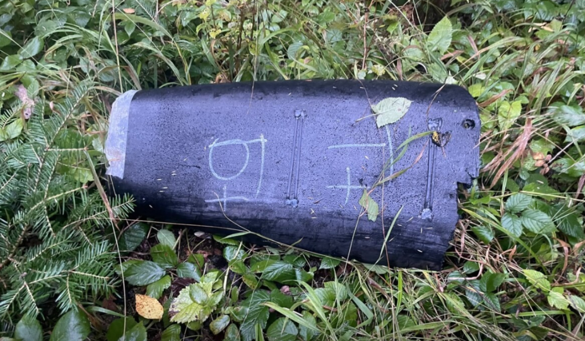 Primele imagini cu drona prăbușită lângă Solca, județul Suceava