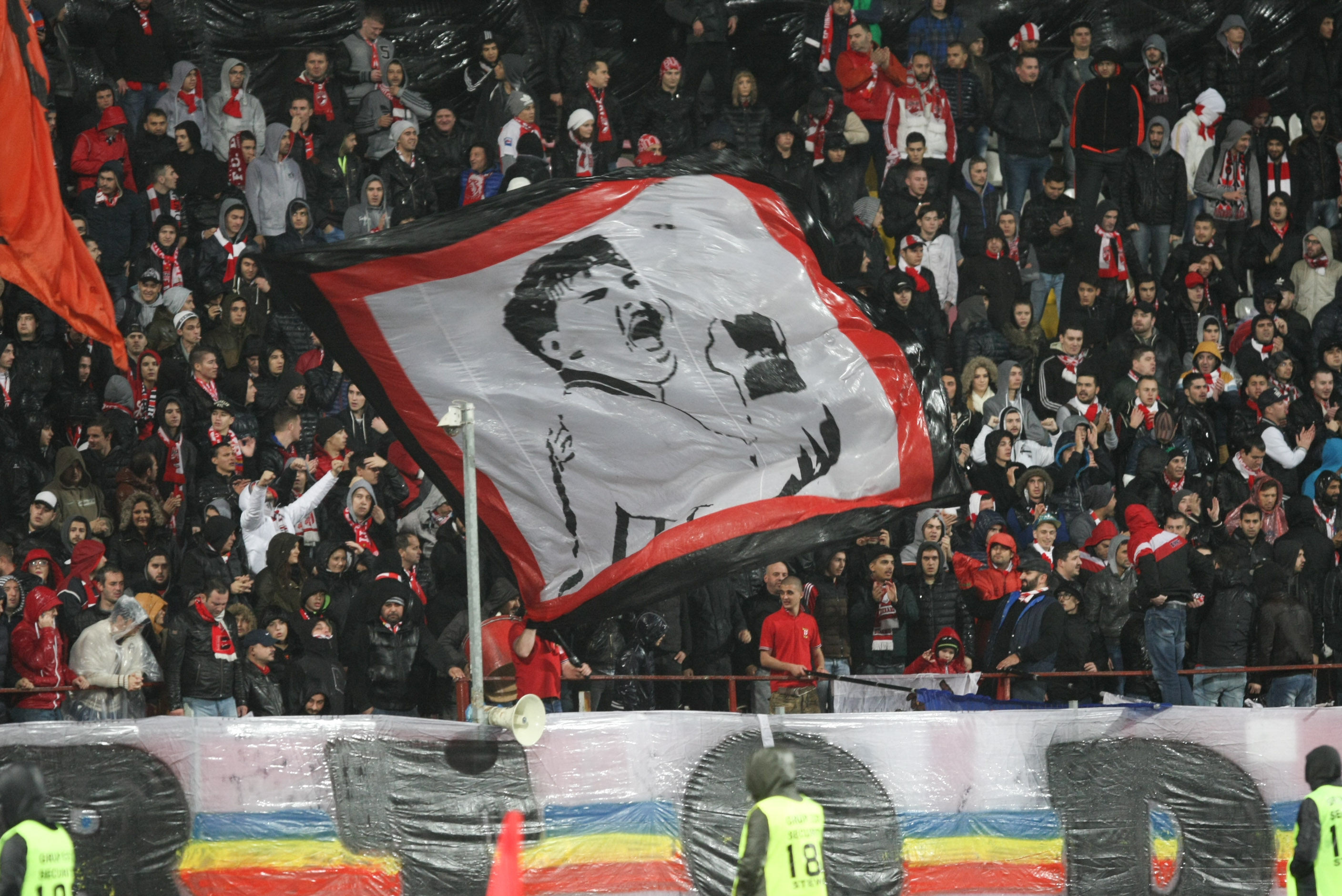 Dinamo - Steaua 3-1. "Câinii" au făcut legea pe teren și au câștigat după patru ani în faţa marii rivale / FOTO