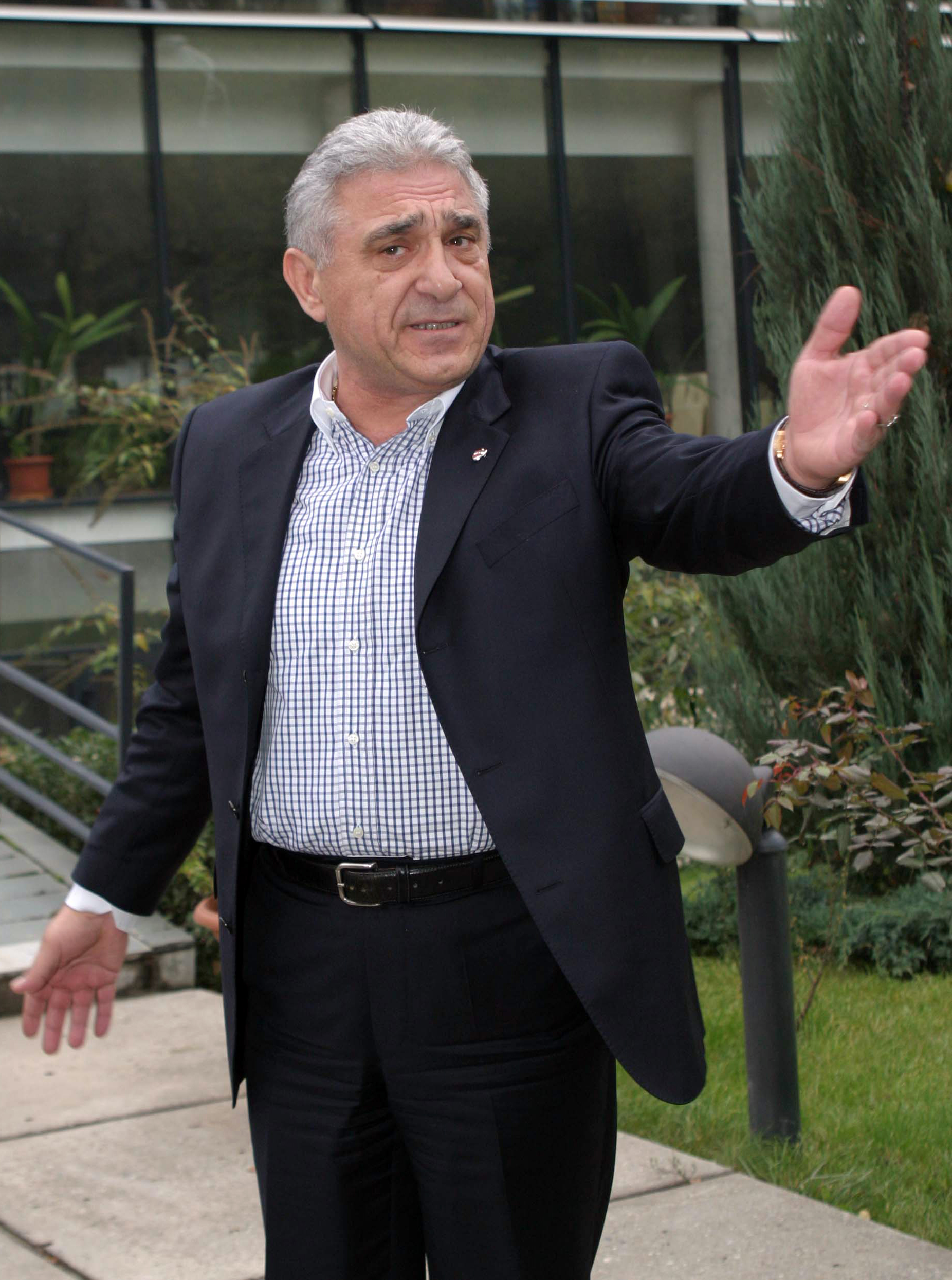 Cuvintele rostite de Cristi Borcea imediat după ce a ajuns la pușcărie. Afaceristul se afla între Victor și Giovani Becali: „Ne-a bufnit râsul”