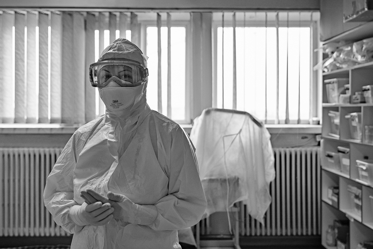 Despre oxigen, cafeină şi spiritul sacrificat al sărbătorilor în spitalul COVID din Roşiori de Vede: „O să picăm toţi la un moment dat”