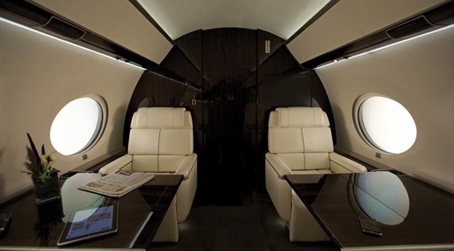 Un mizilic: Ronaldo şi-a luat avion de 19.000.000 de euro! Chelsea și PSG îl vor!