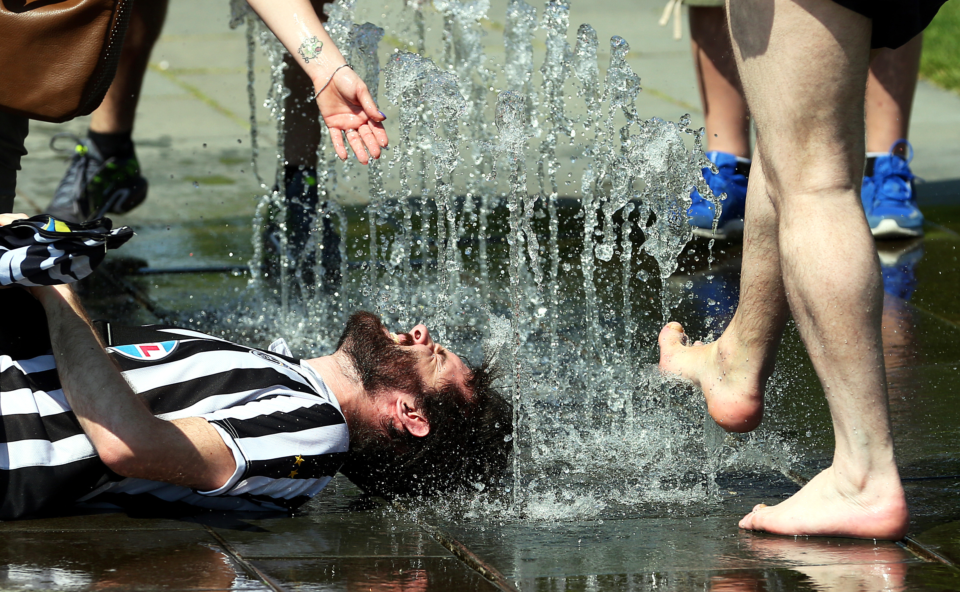 LIGA CAMPIONILOR. JUVENTUS TORINO - FC BARCELONA 1-3. ^Finală de vis! "Extratereştrii" au cucerit pentru a cincea oară cel mai râvnit trofeu european la nivel de cluburi şi au realizat a doua triplă din istoria clubului: campionat, Cupa Spaniei, UCL / LIVE BLOG