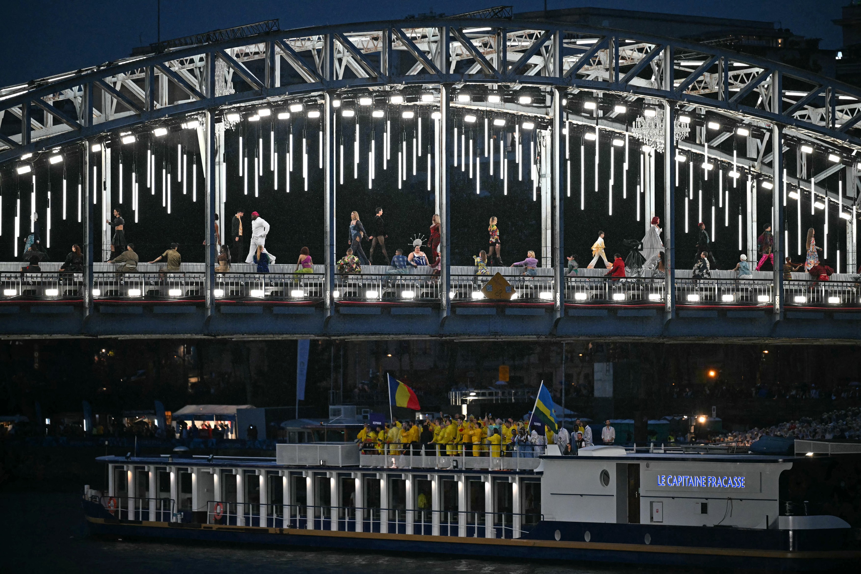Ceremonia de deschidere a Jocurilor Olimpice de la Paris 2024. Imagini spectaculoase din capitala Franței | VIDEO