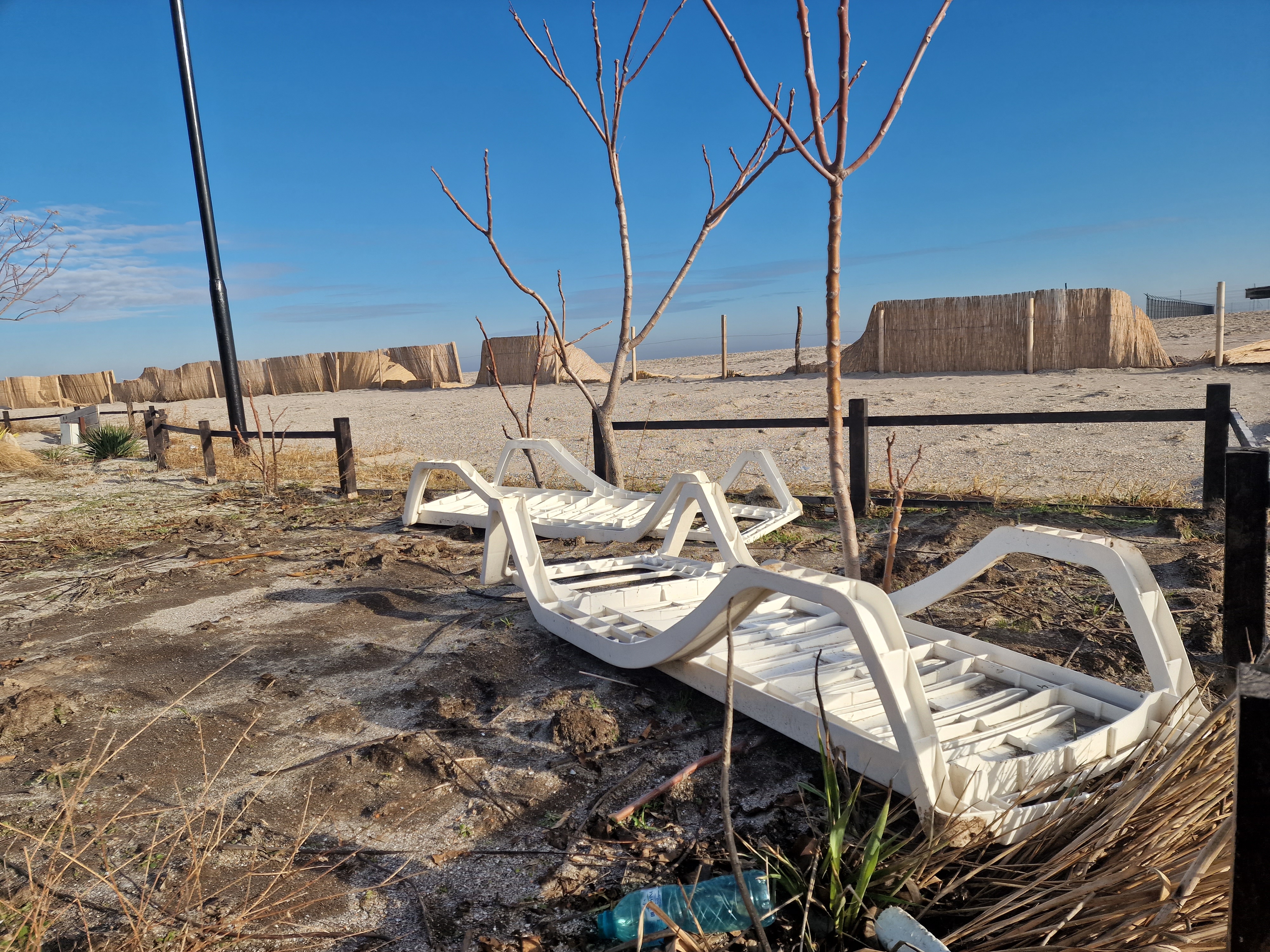 FOTOREPORTAJ Cum arată stațiunea Mamaia iarna: marea liniștii și plaja pescărușilor