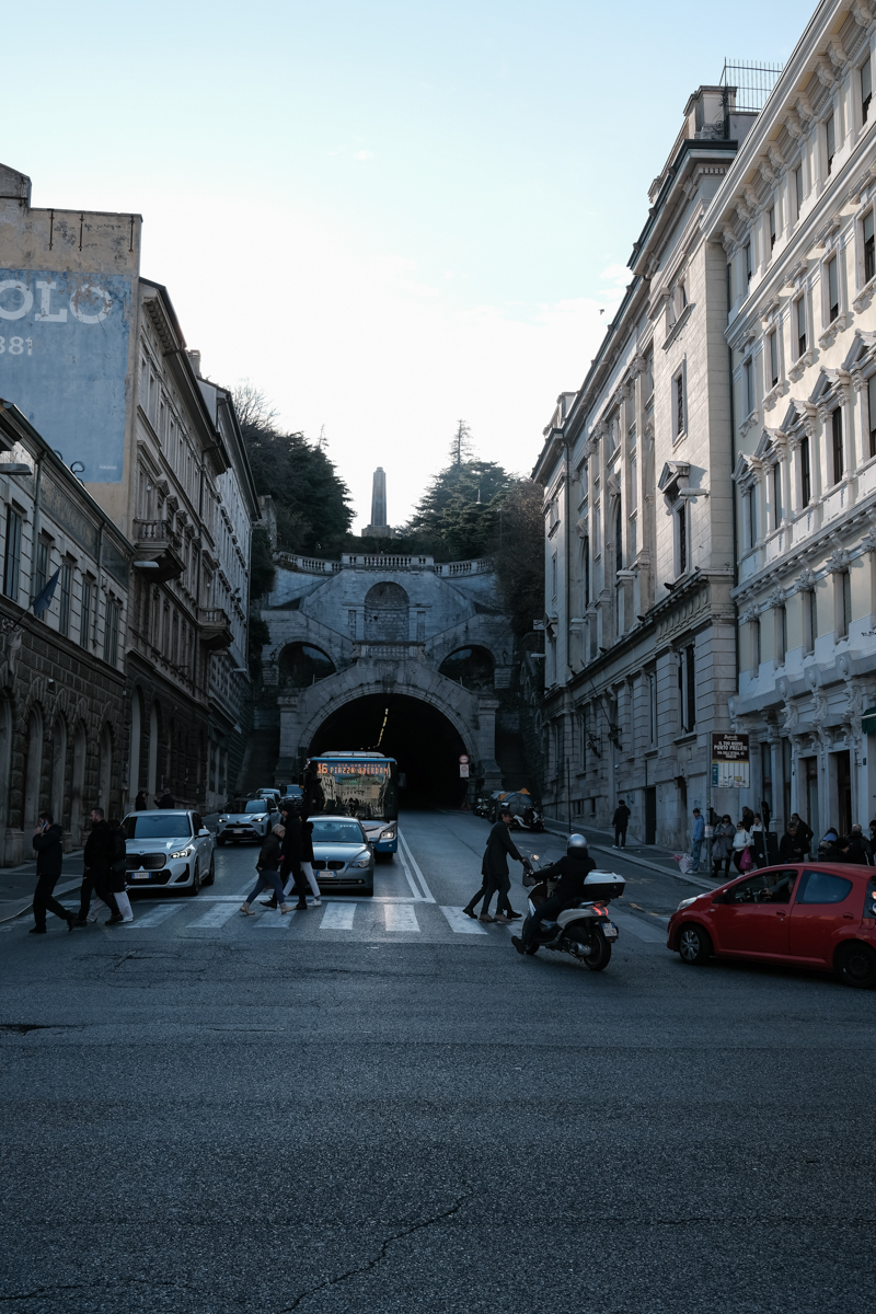 Povestea tinerei care a plecat în Italia la 15 ani din Gherţa Mare şi a ajuns antreprenoare, cu patru localuri şi o firmă de construcţii. „Mă simt liberă, am învățat că poți să începi oricând de la zero”