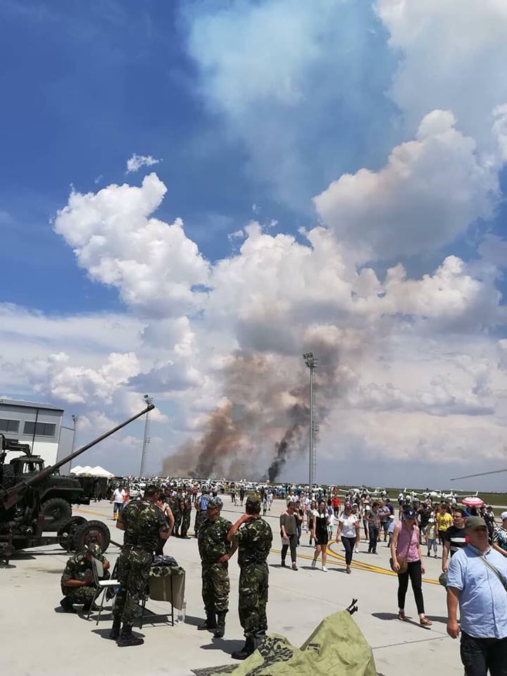 UPDATE | Un MiG-21 Lancer s-a prăbușit la Baza Borcea, în timpul unui show aviatic. Pilotul a murit carbonizat (FOTO&VIDEO)