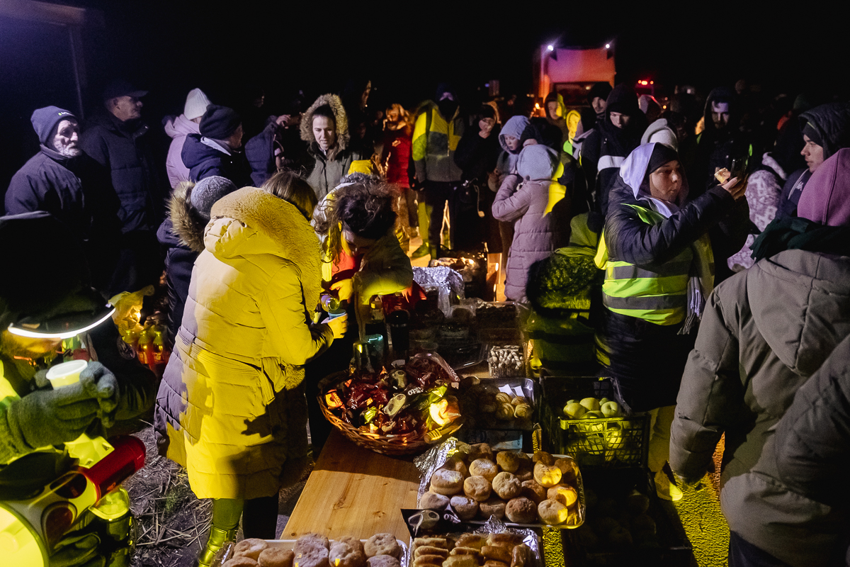 Cum protestează studenții sârbi prin marș și de ce strigă numele Laurei Kovesi