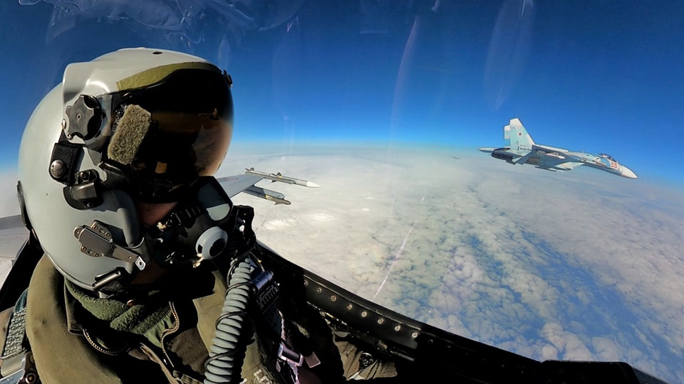 Două avioane rusești, interceptate în spațiul aerian NATO de prima misiune românească